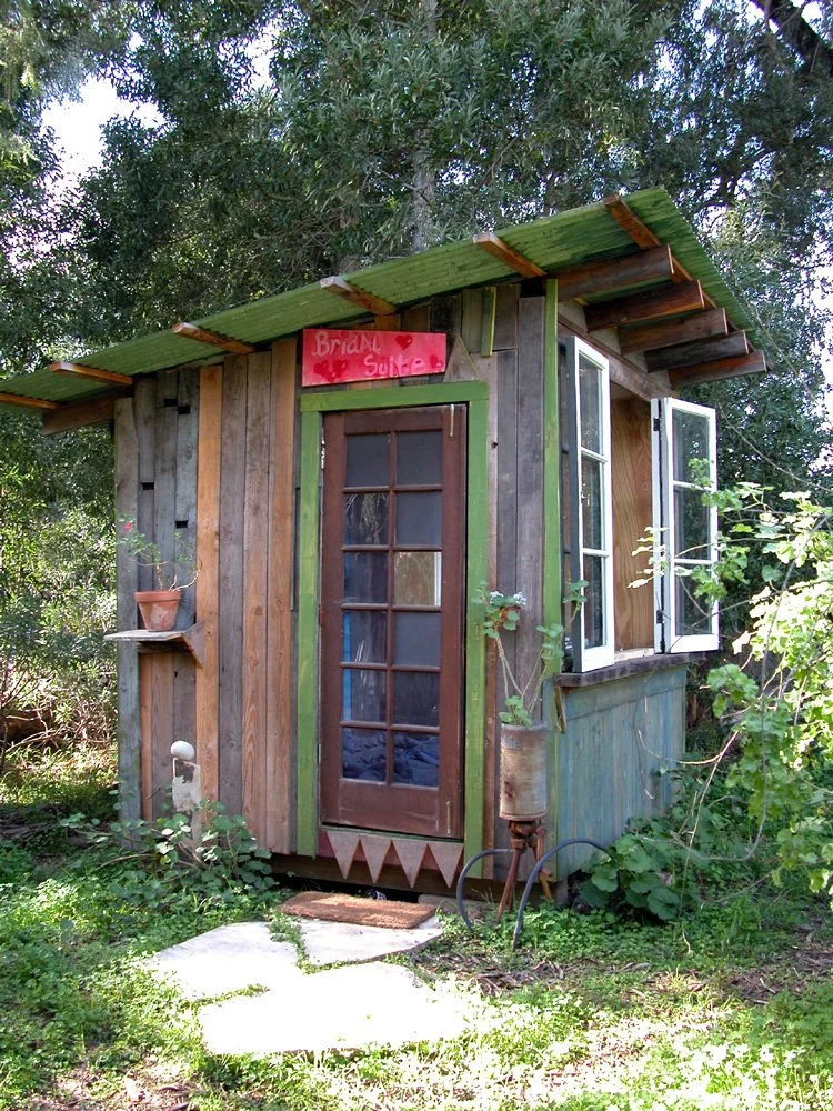 Huts_Exterior1001.jpg