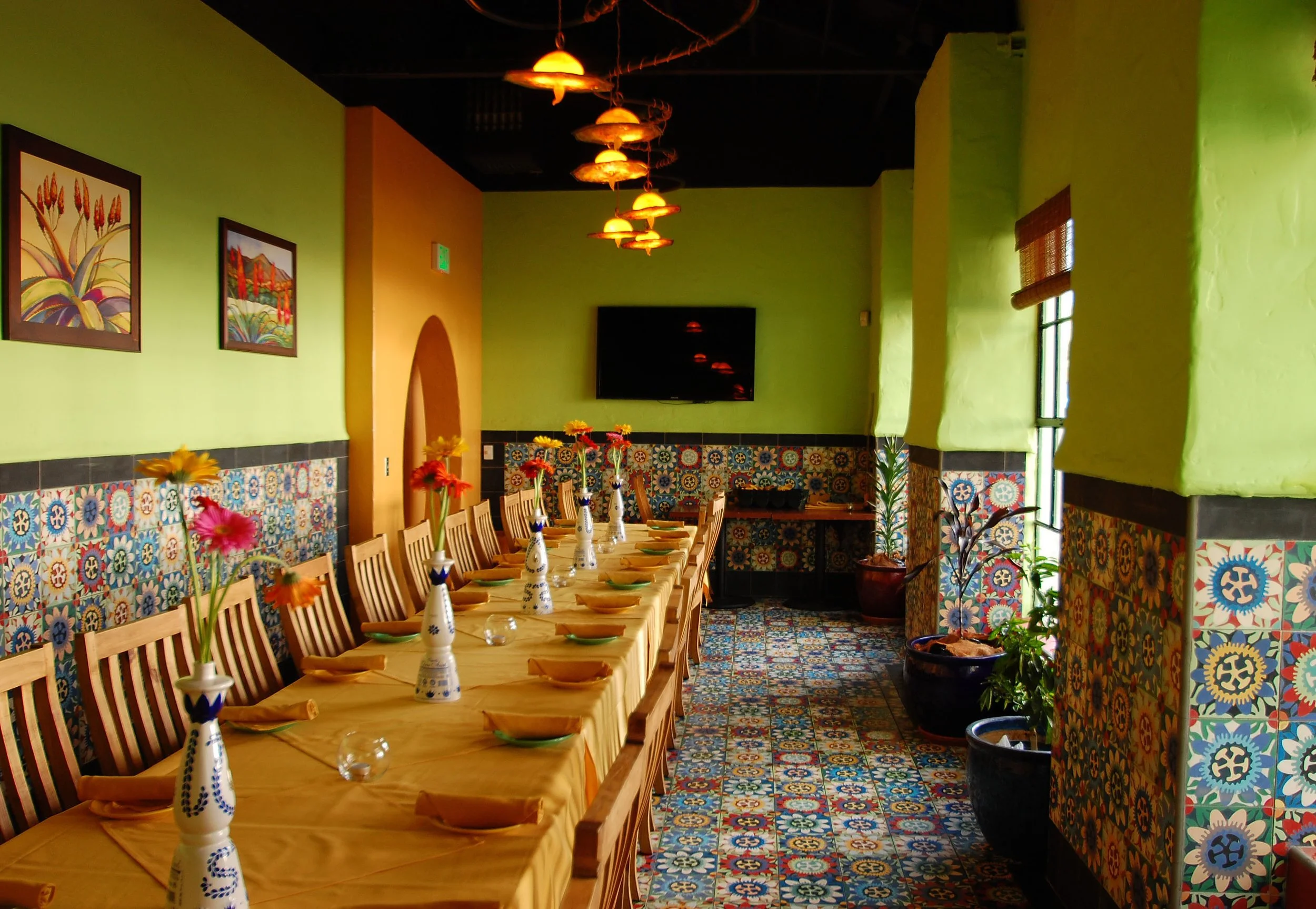 Casa Blanca Restaurant_Interior1103.jpg