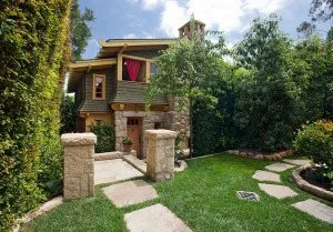 Sola Street Bungalow_Exterior1009.JPG