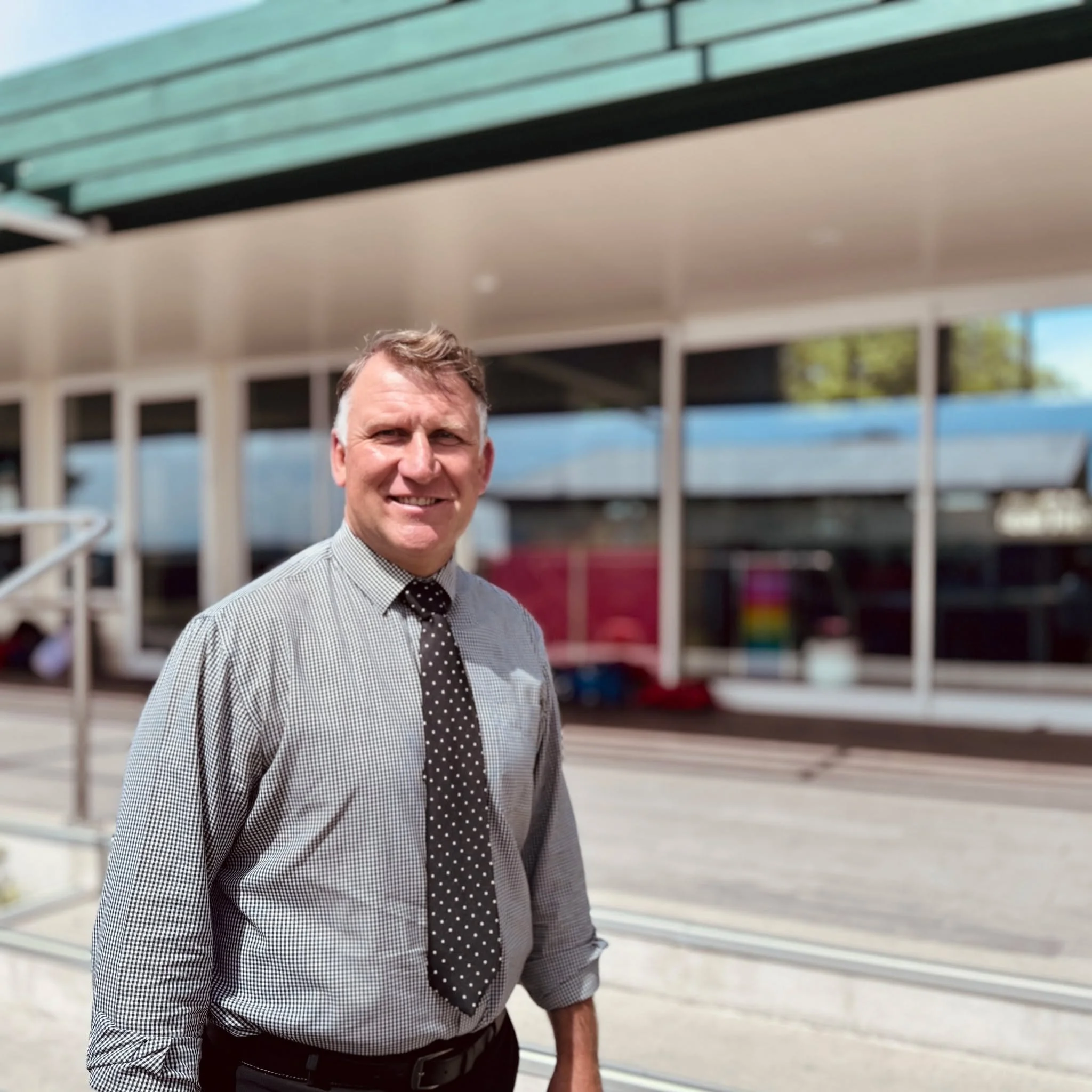 School&rsquo;s back!

We&rsquo;ve been chatting to new Waimate High School principal Andrew Jones about where he&rsquo;s come from, why he&rsquo;s here, and why South Canterbury is a great place to raise and educate kids.

Stay tuned for the story - 