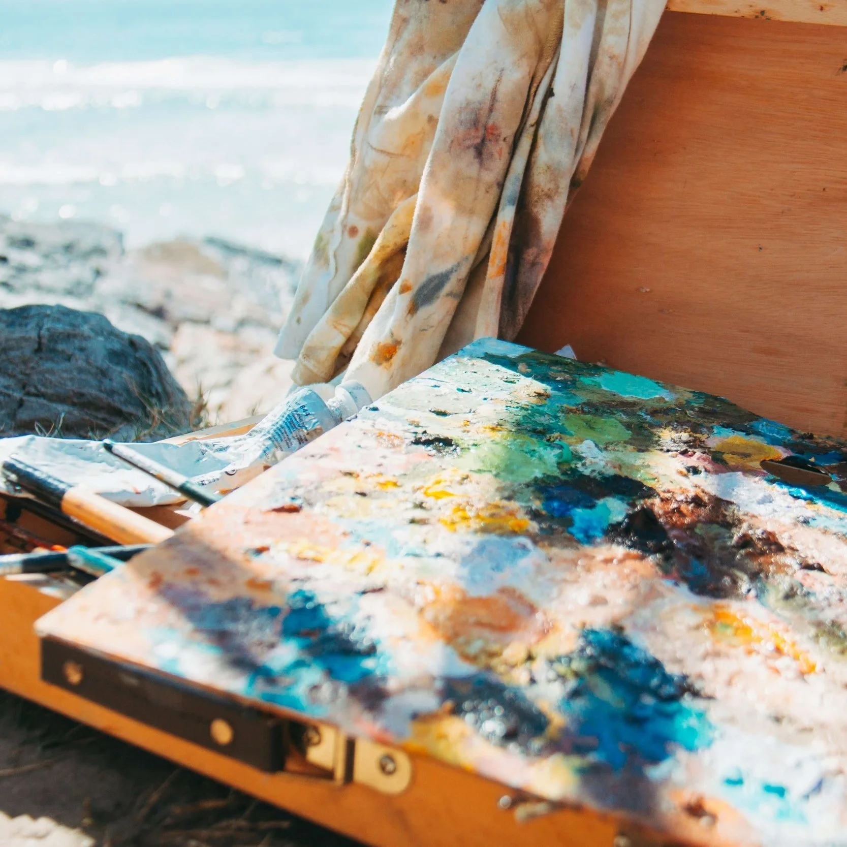 An oil painting painted at the beach.