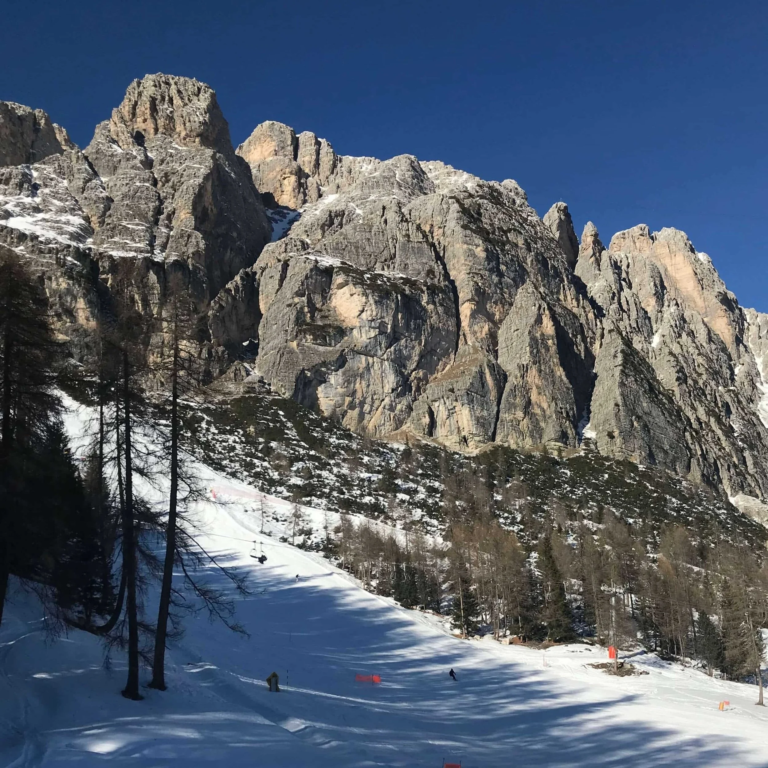 An intermediate piste in the Tofana ski area.