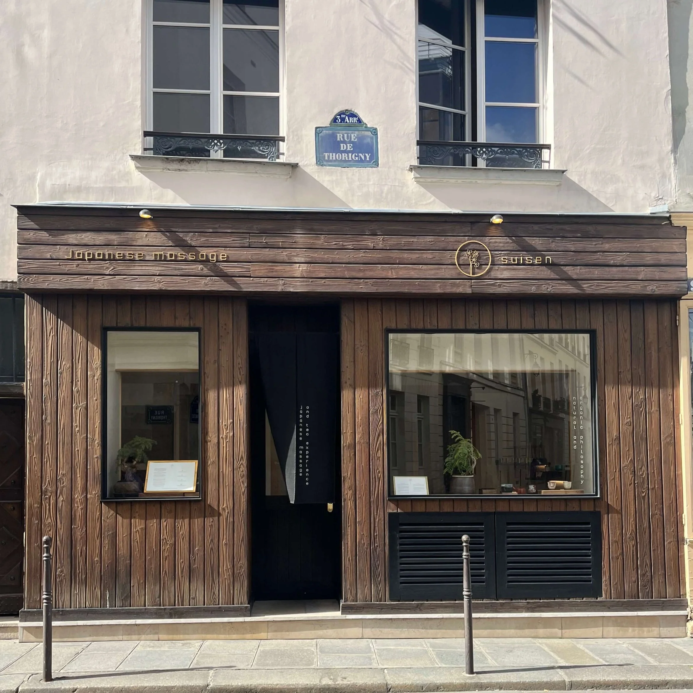 The exterior of Maison Suisen, a Japanese massage spa in Paris.