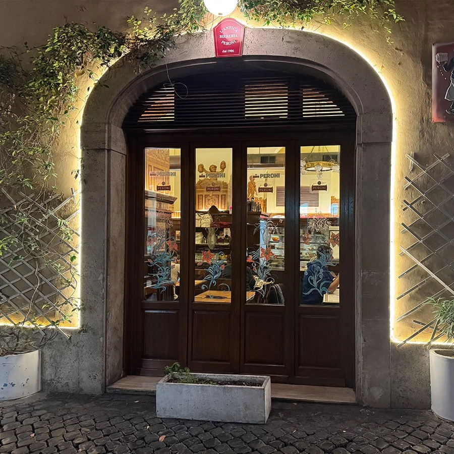 The exterior of L'Antica Bierreria Peroni in Rome.