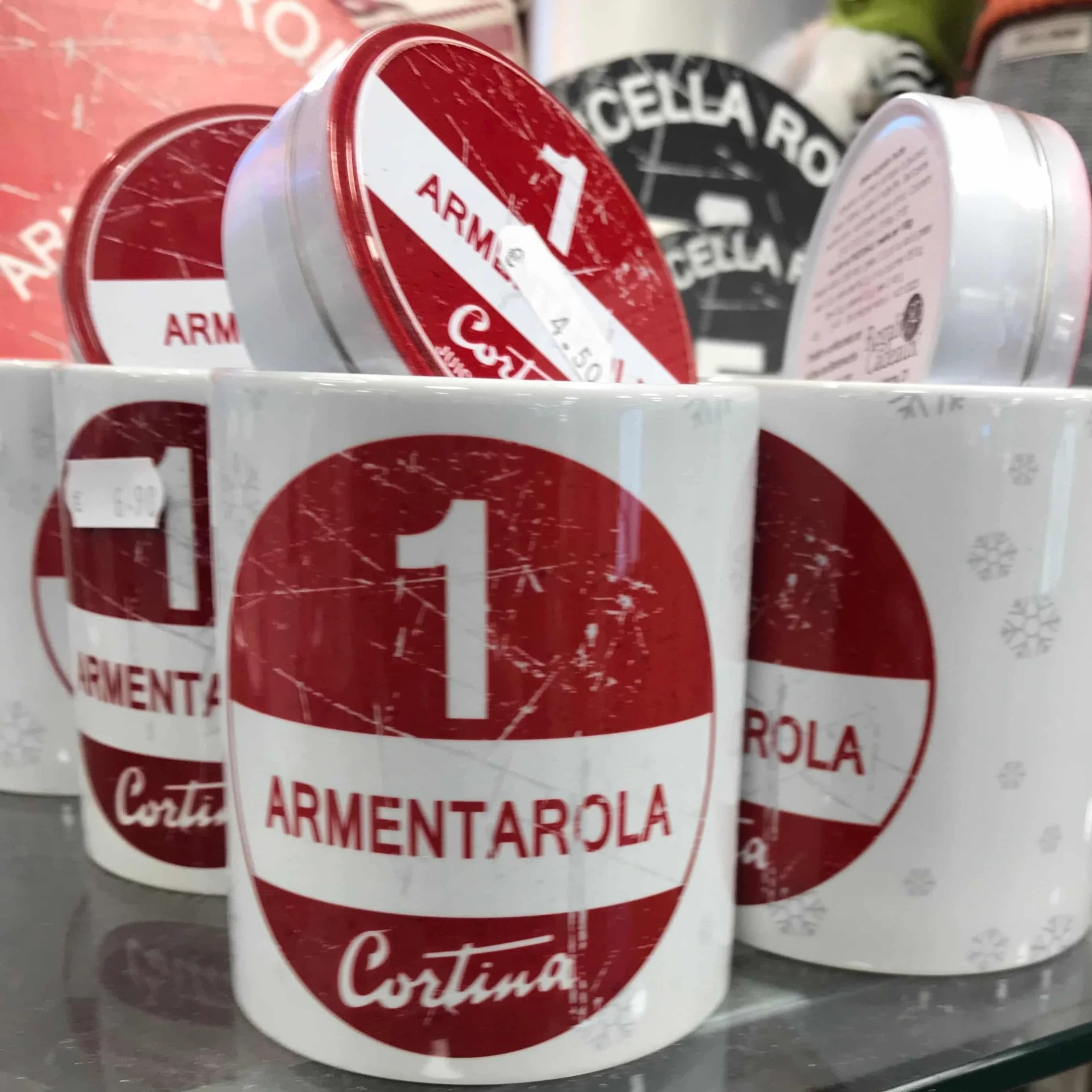Coffee mugs and other souvenirs at La Cooperativa di Cortina.