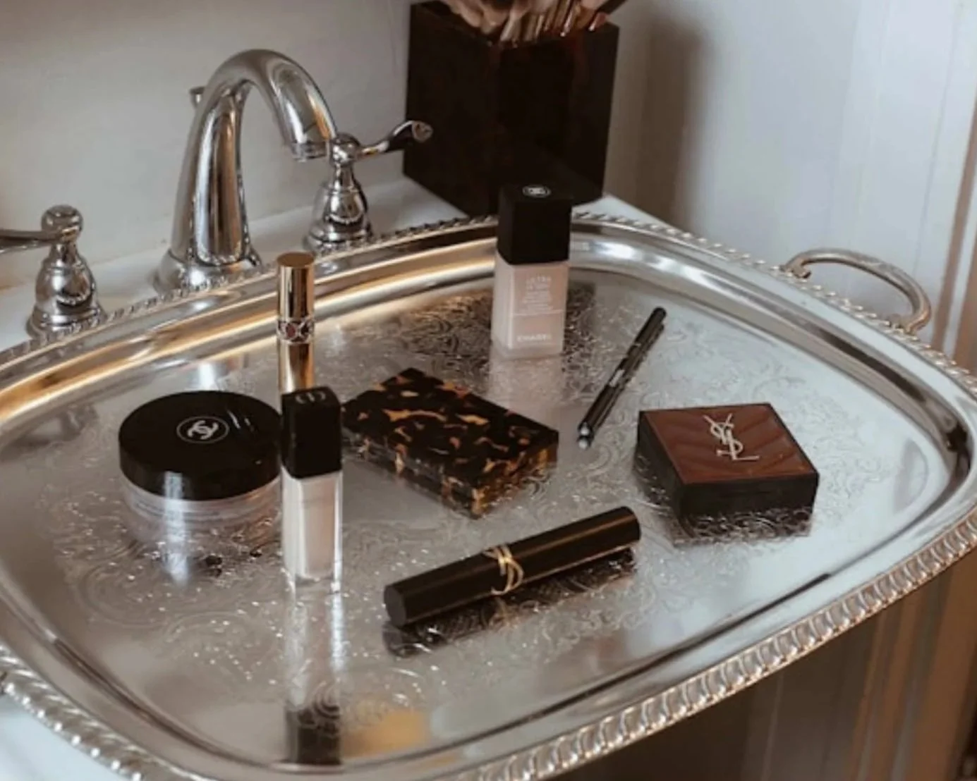 The Best Travel Sized Beauty Products for Your Next Flight