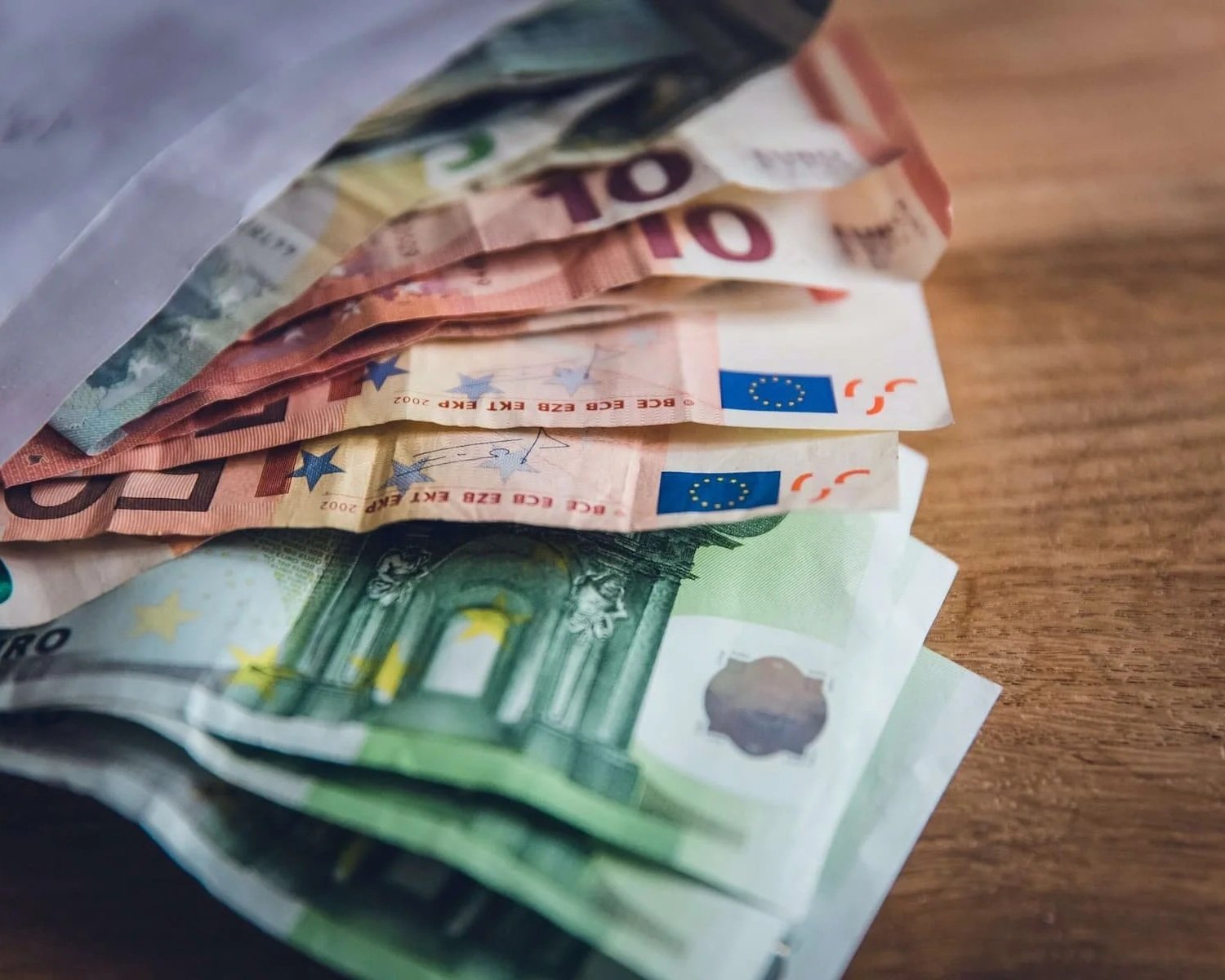 Cash In Europe: New Travel Money Tips For 2026