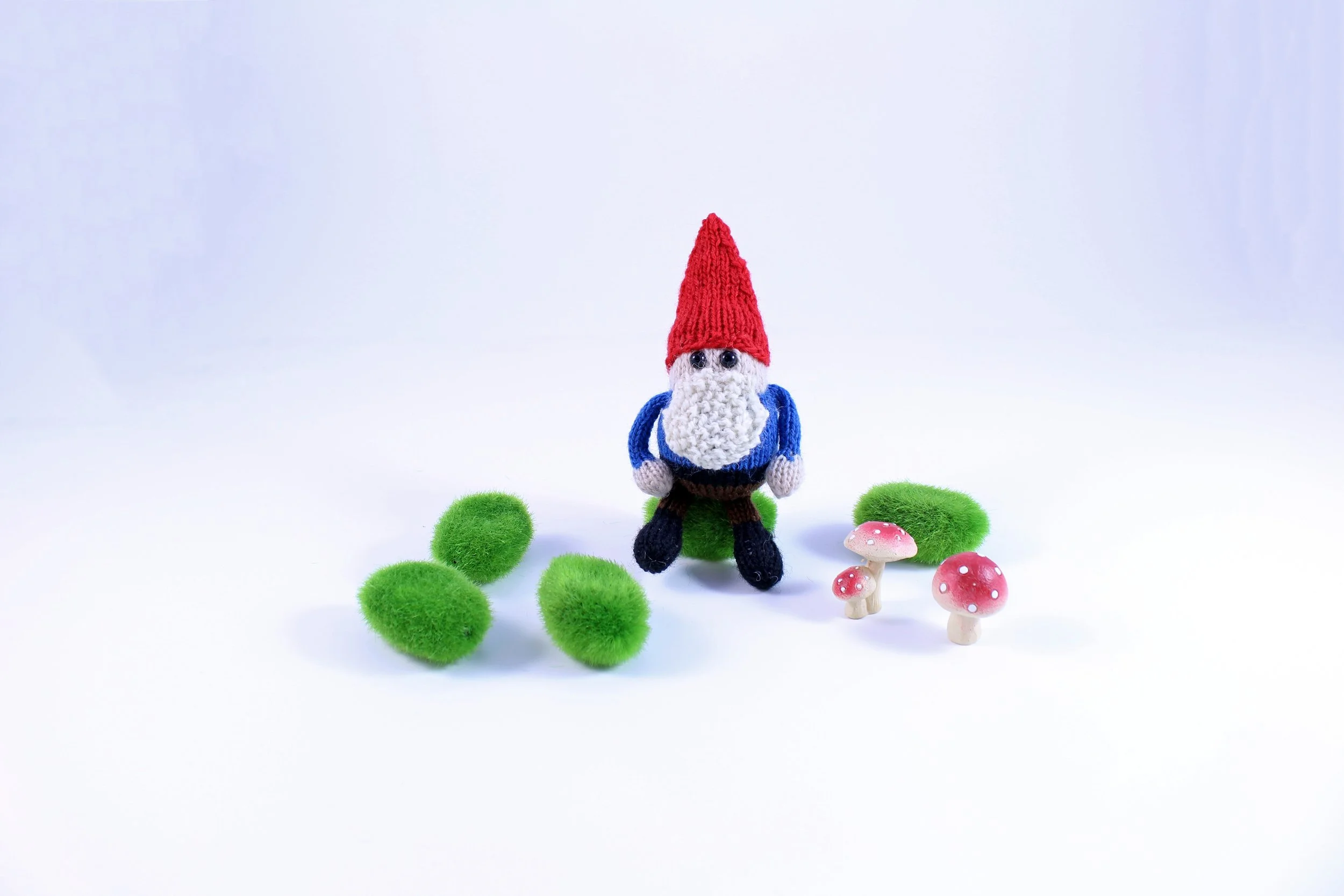 pocketgnomewithtoadstoolsandmosswide.jpg
