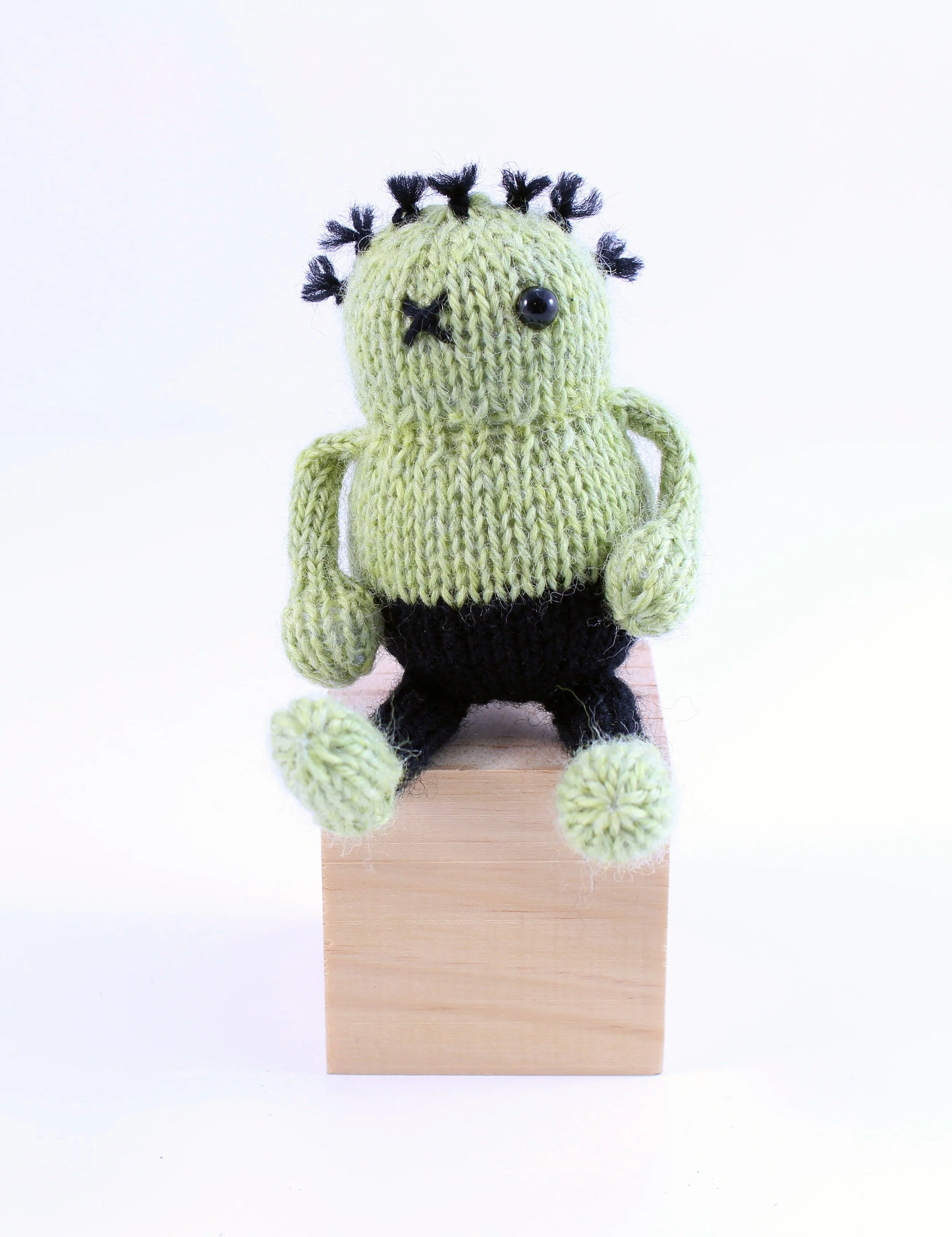 KnittedPocketZombieFront.jpg