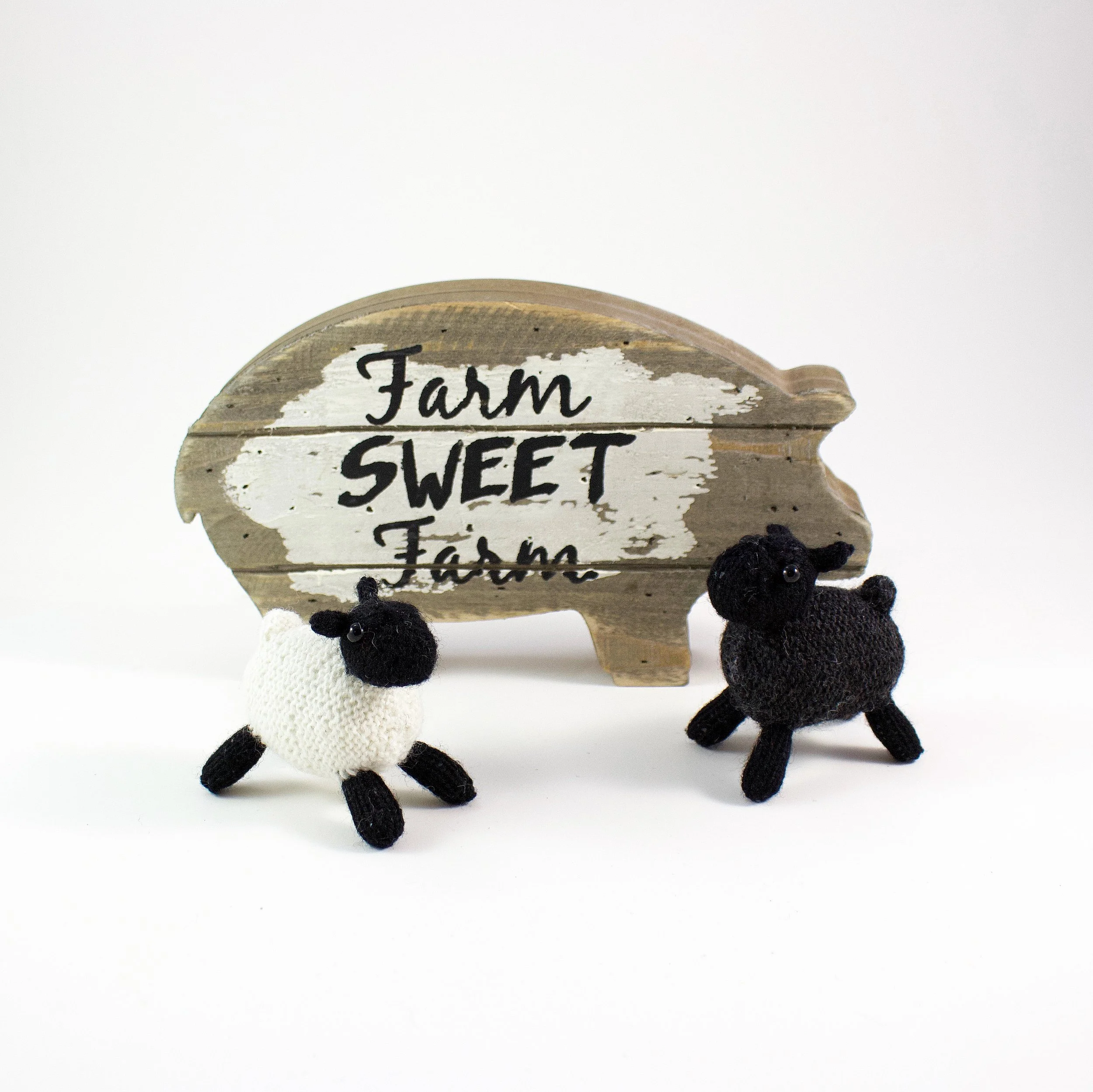 2KnittedSheepWithFarmSign.jpg
