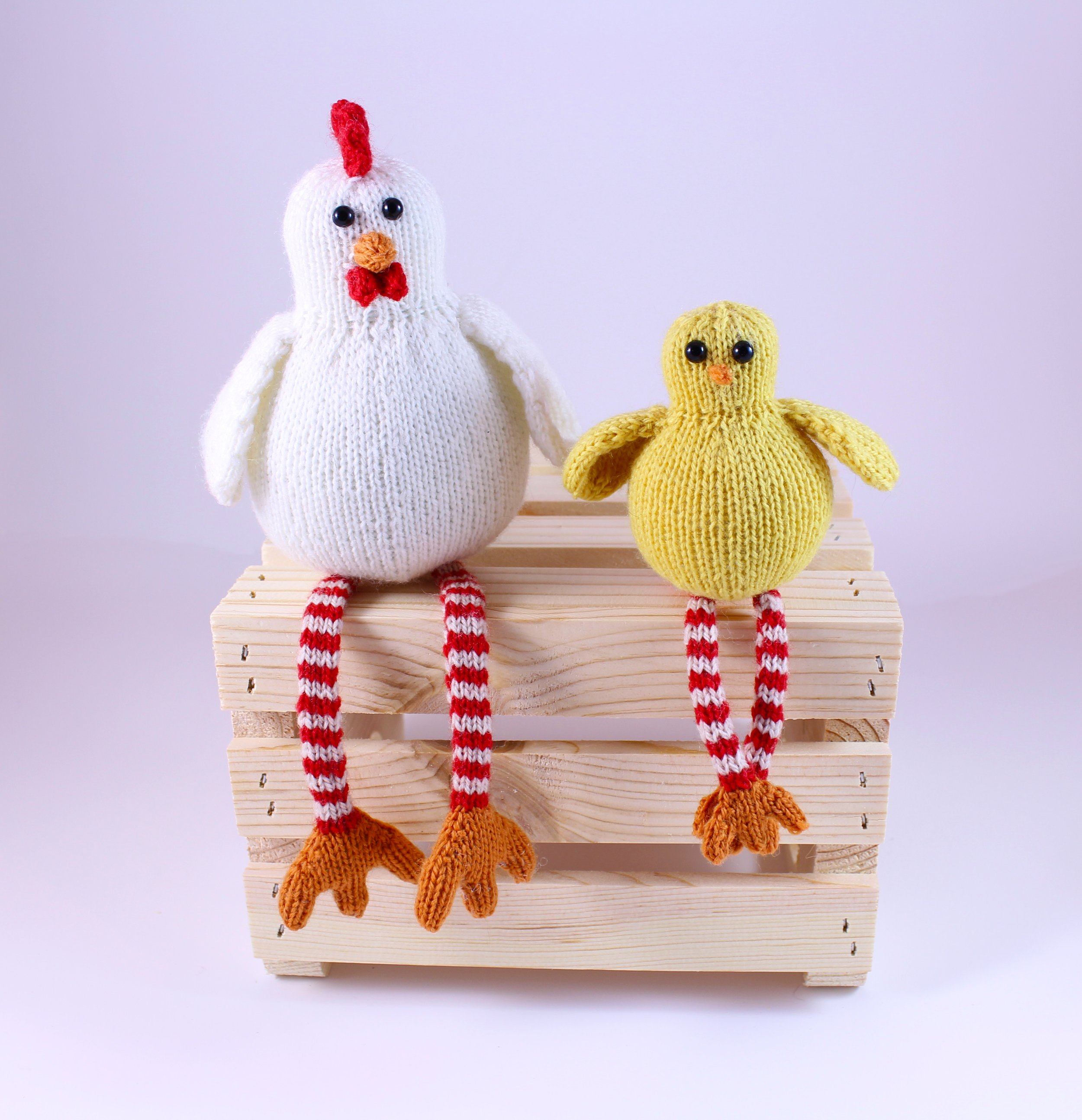 EtsyFingeringChickensoncrate.jpg
