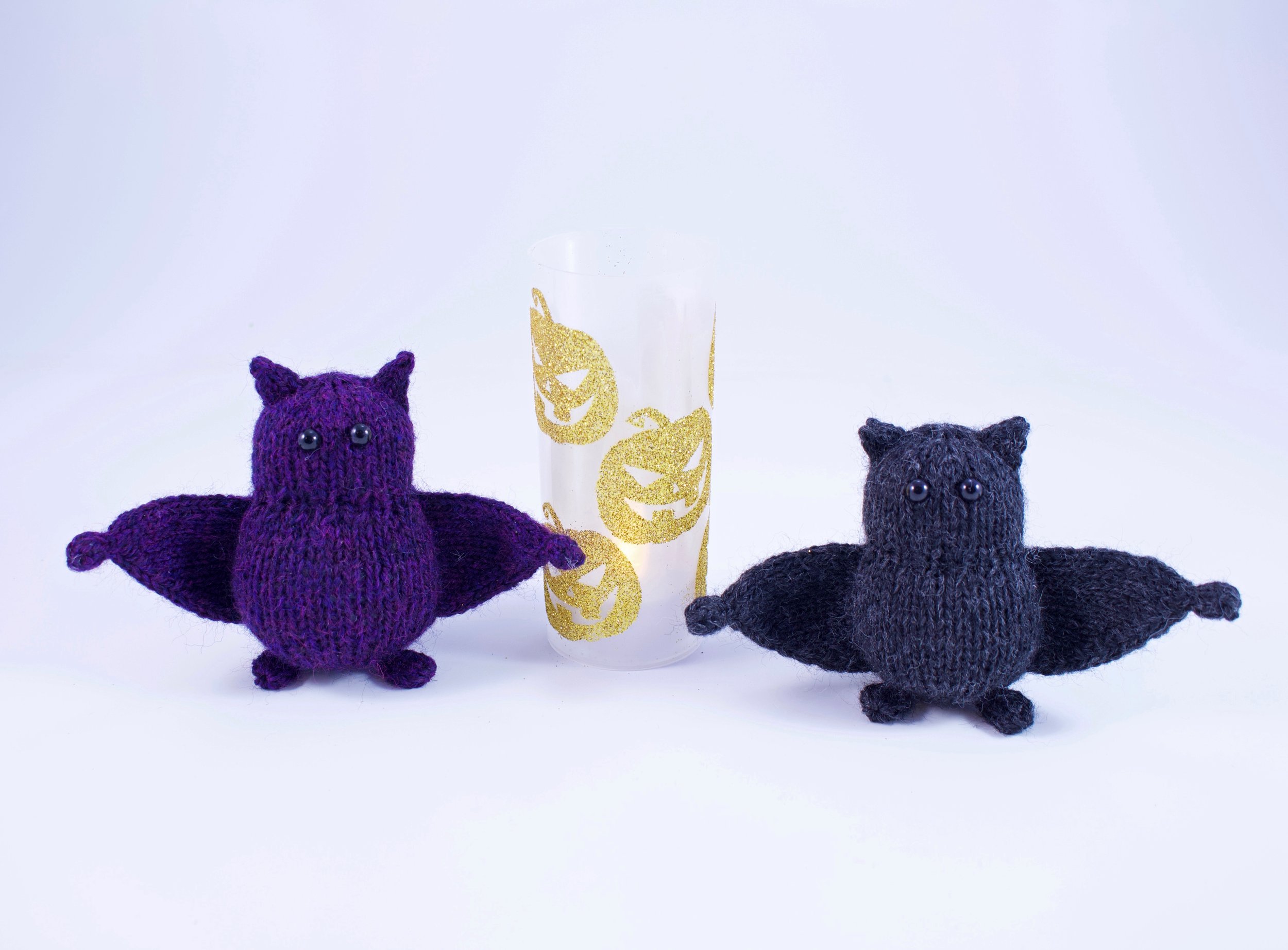 KnittedPocketBatsWithPumpkinCandle.jpg