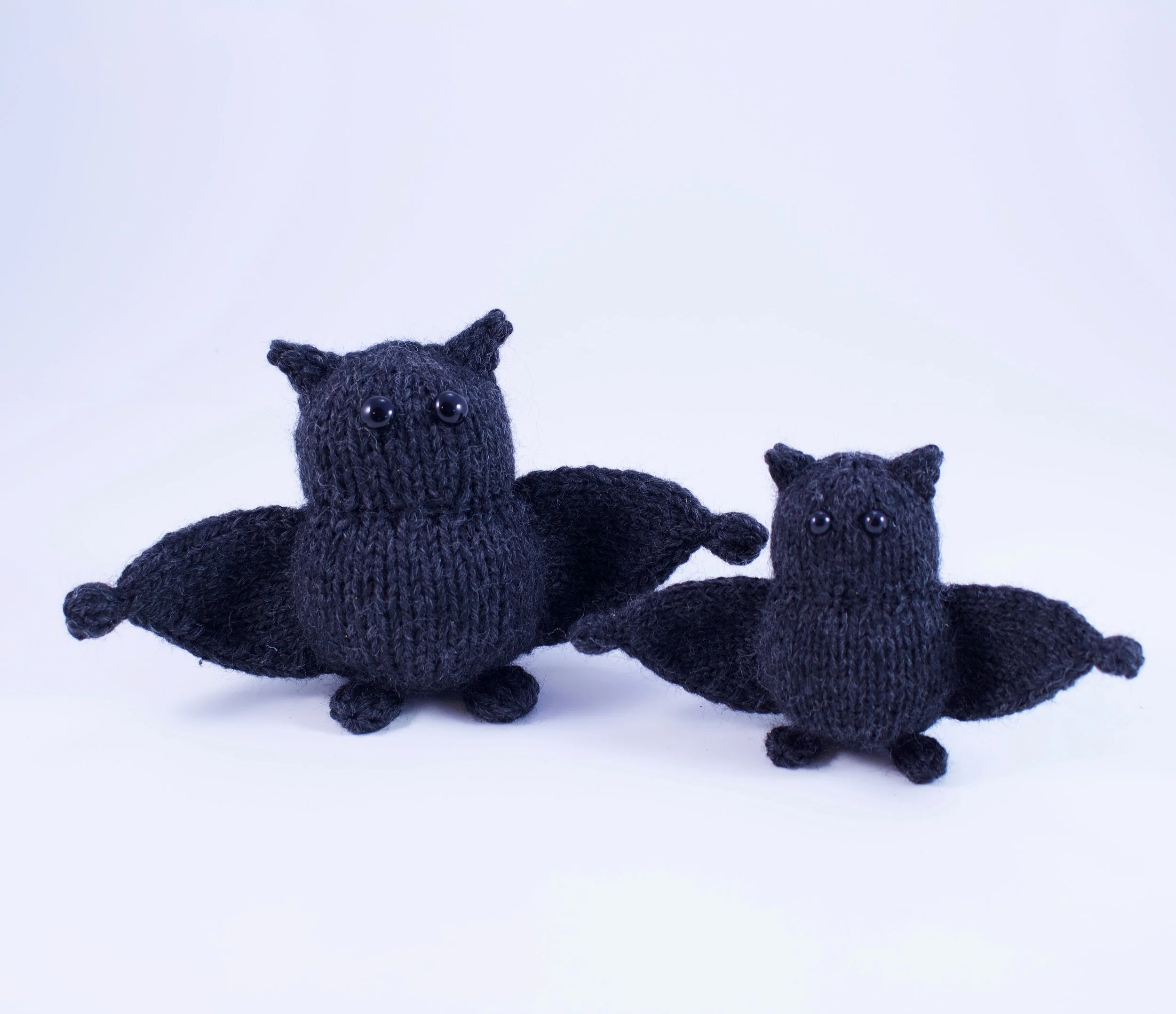 LargeAndSmallKnittedPocketBats.jpg