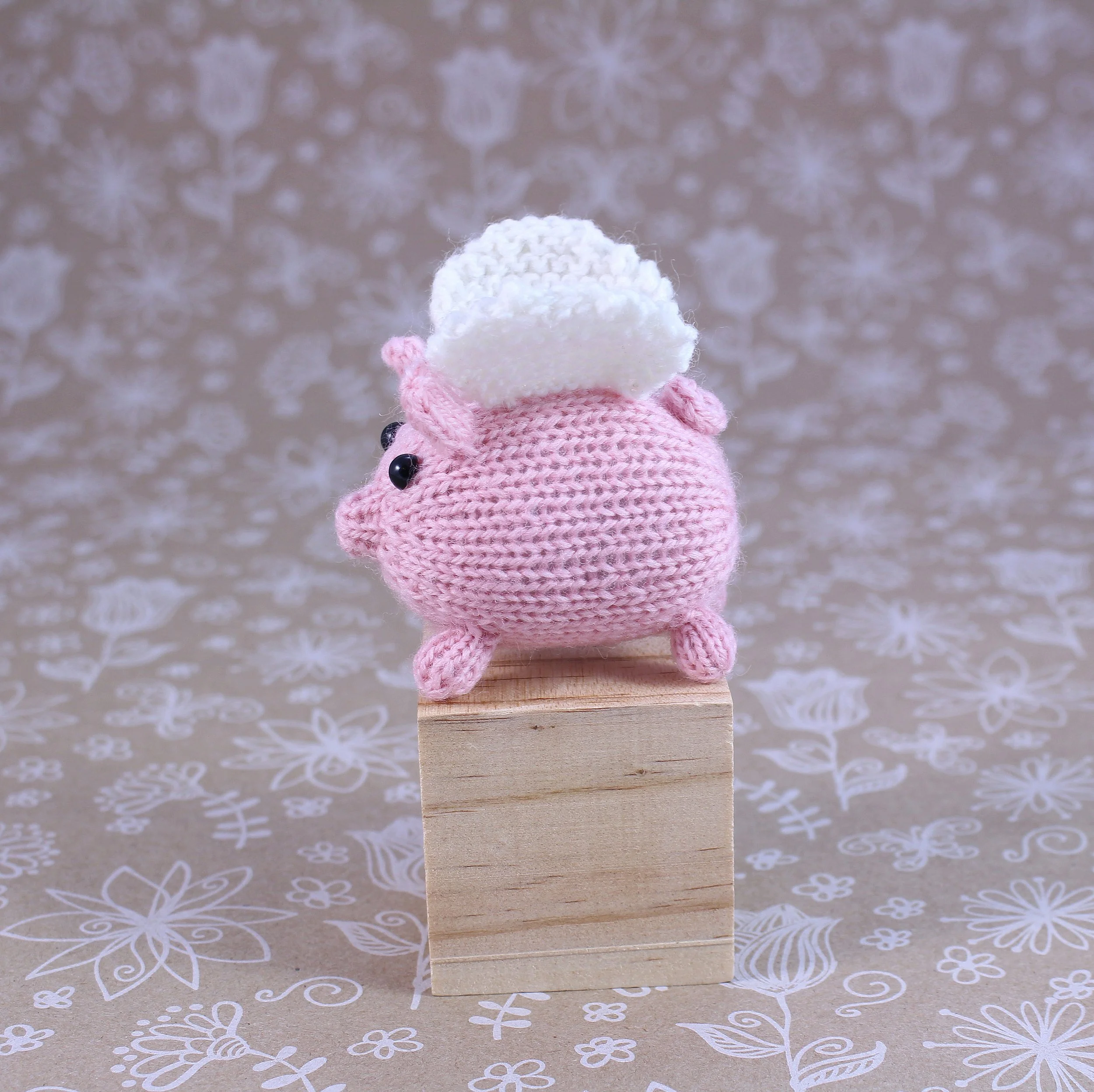 KnittedPigWithWingsSide.jpg
