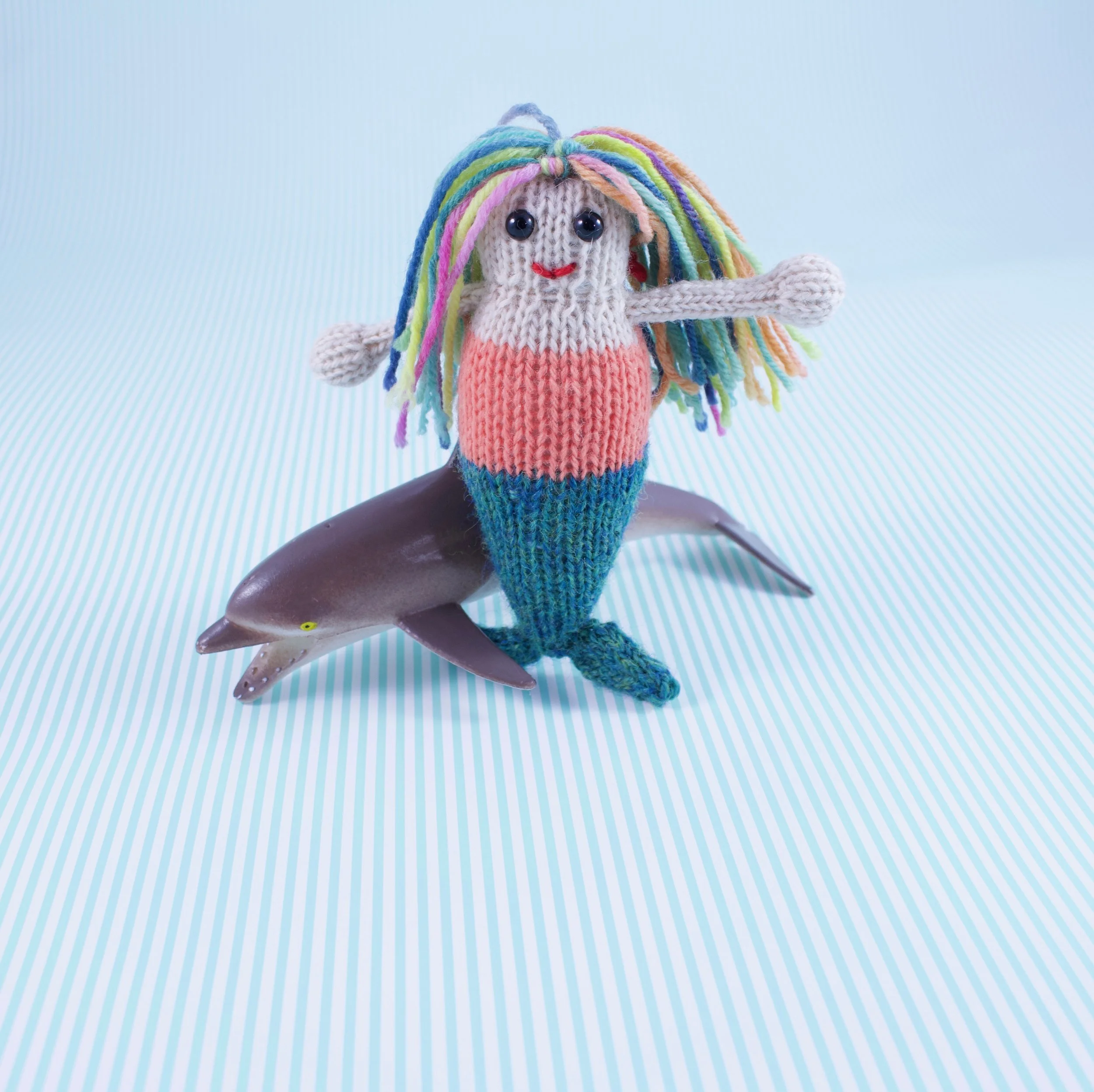 KnittedPocketMermaidWithDolphin.jpg