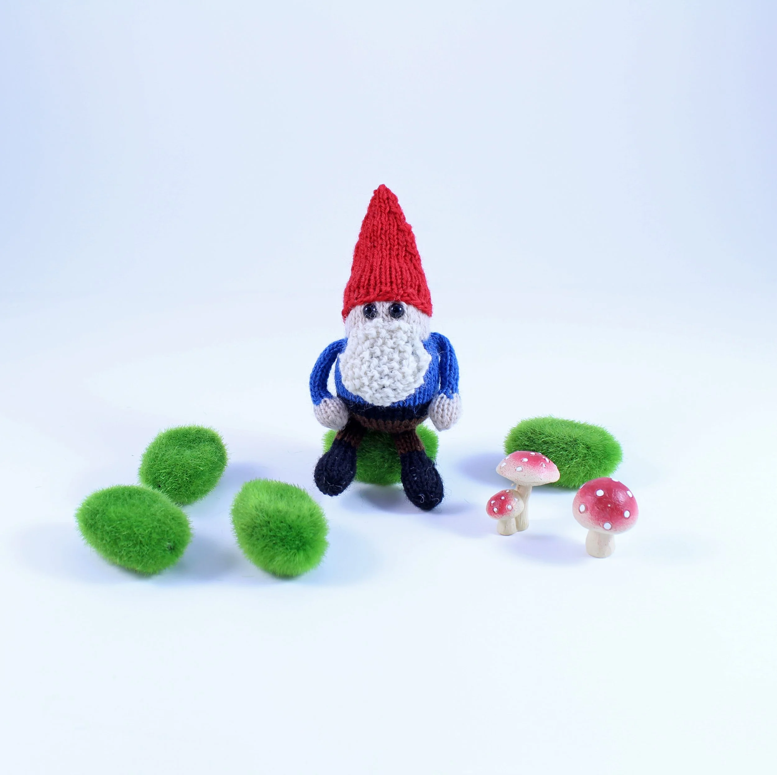 pocketgnomewithtoadstoolsandmoss.jpg