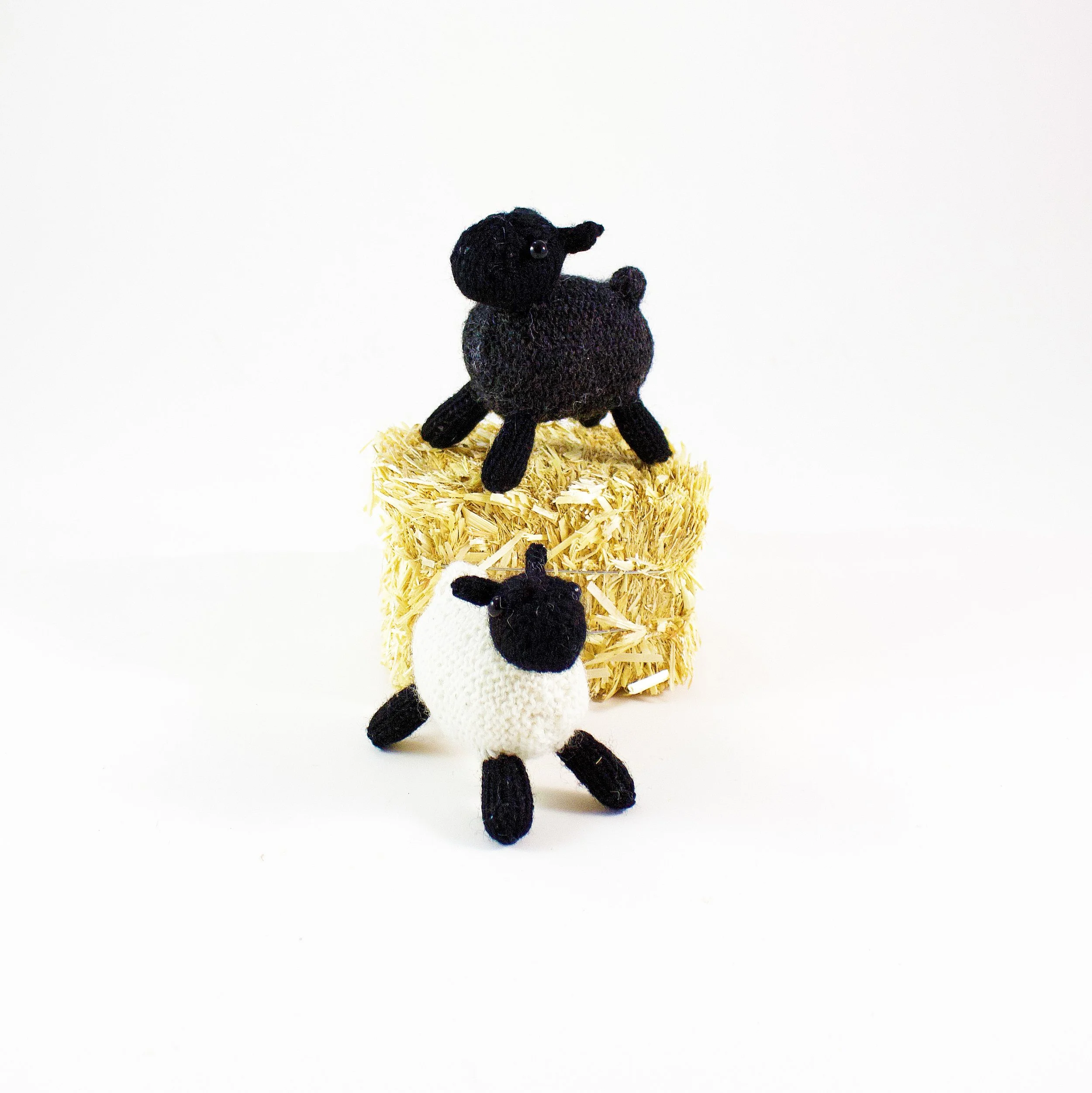 2KnittedSheepWithHay.jpg