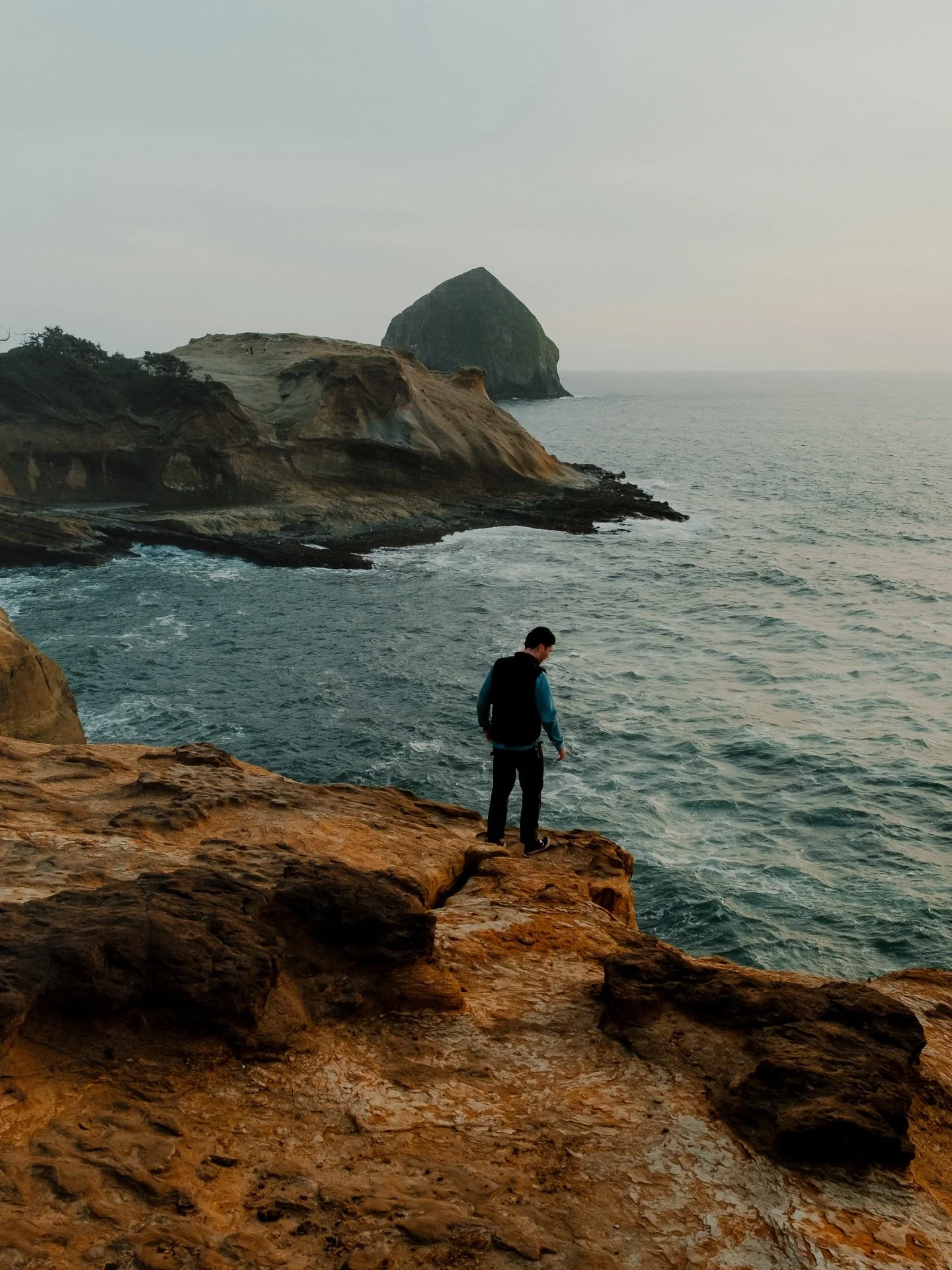 Big moods and filtered light out at Kiwanda.
The Oregon coast feels like a pressing memory, impossible to ignore. Time to get something on the books