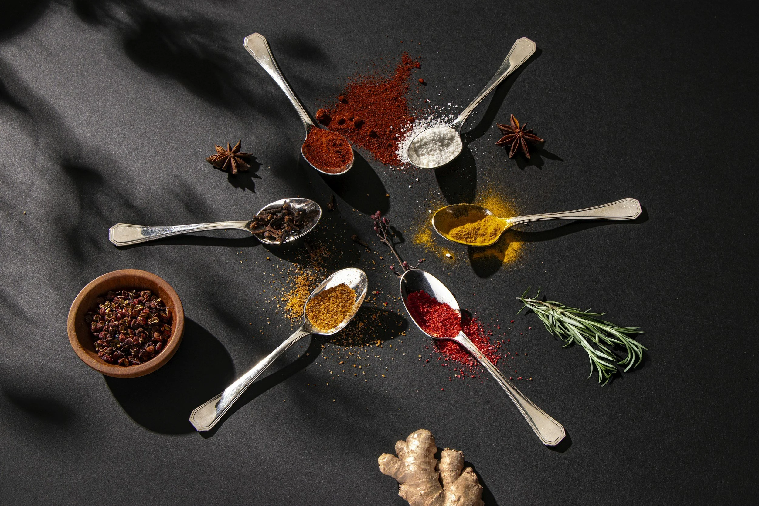 Caribbean spices & herbs on spoons