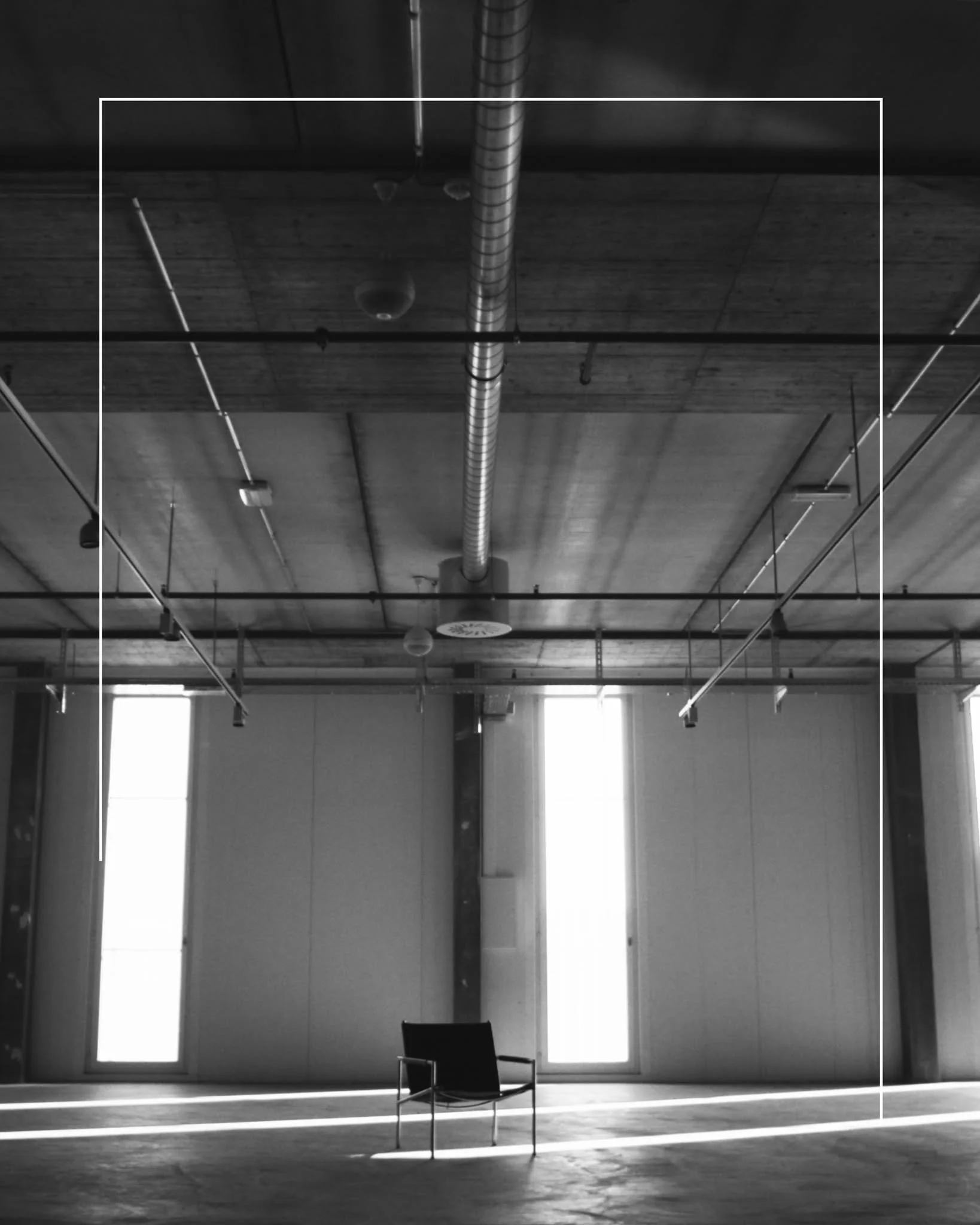 mal&eacute;ah interior design. 

Ein Raum darf mehr sein. 

#interiordesign 
#interiorstudio 
#interiordesigner 
#architecturelovers 
#spaceswithcharacter 
#swissdesign 
#interiordesignswitzerland