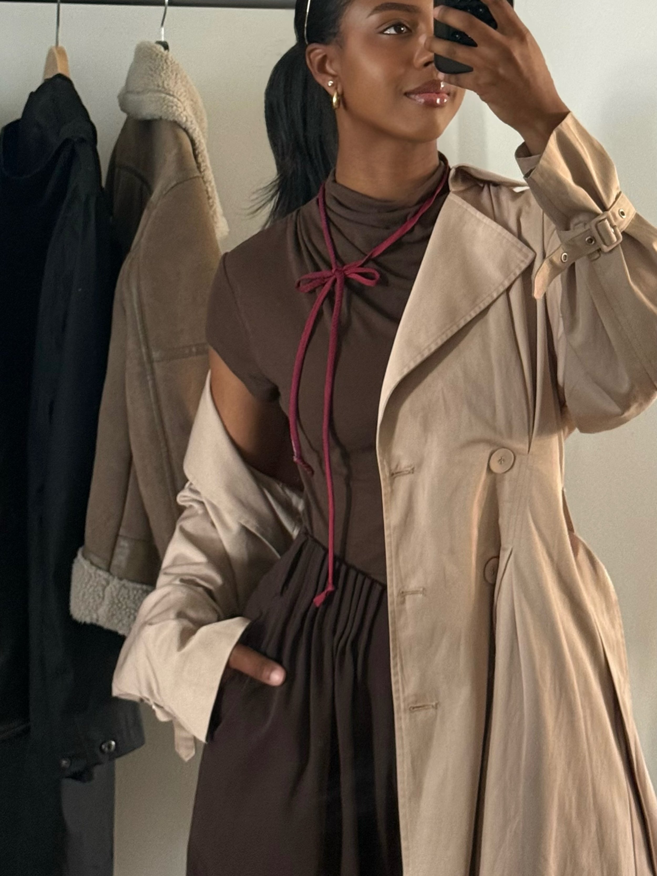 CASMIR from head to toe&mdash; layered neutrals and tailoring that does all the work.
&bull;
&bull;
&bull;
#tailoredstyle #capsulewardrobe #neutraltones #earthtones #neutralcloset