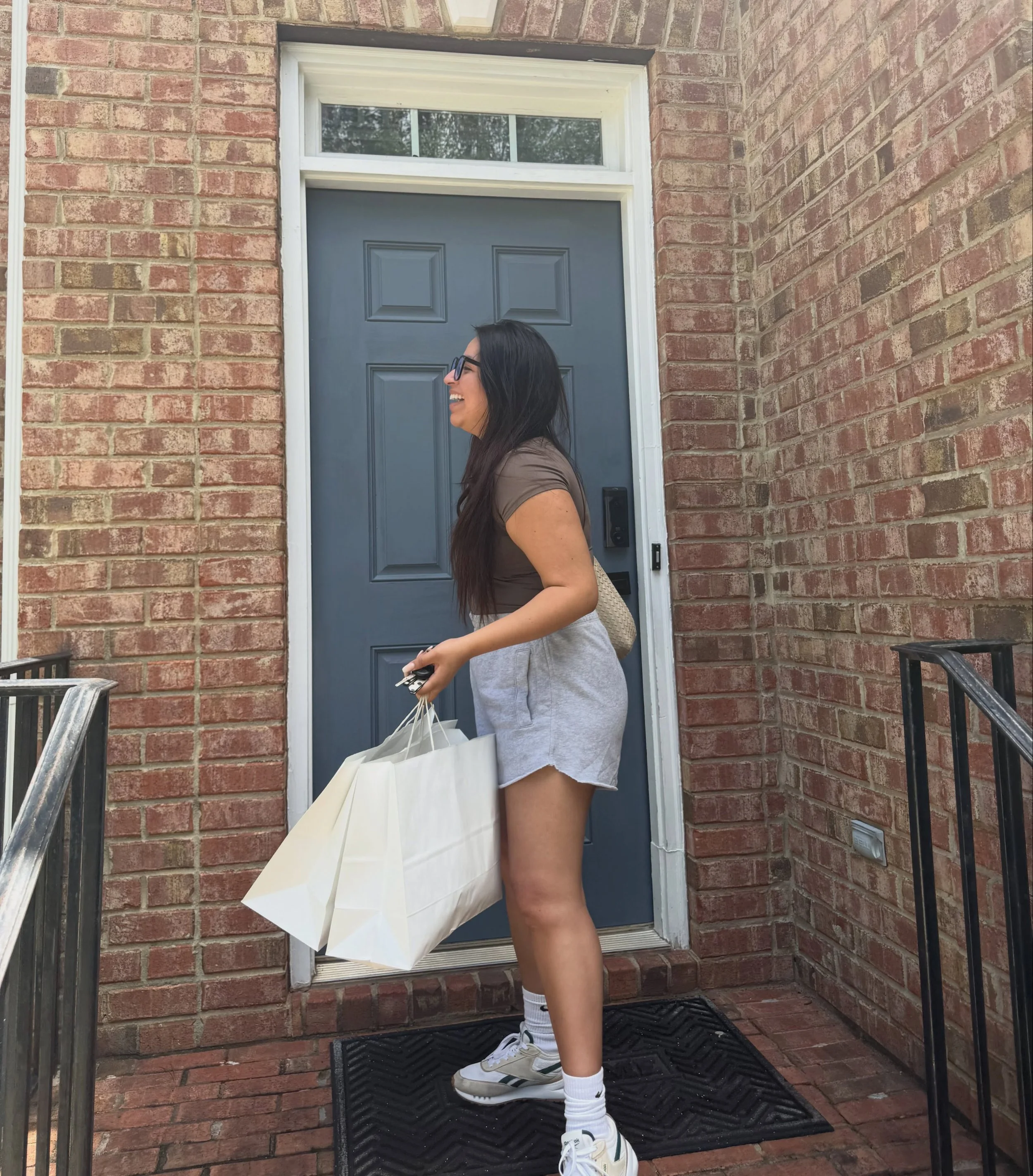 Nothing beats shopping in person! Feel the material, try on different sizes&hellip; eliminate the guess work. To all my GA women, let me know if you&rsquo;re interested in stopping by 😇