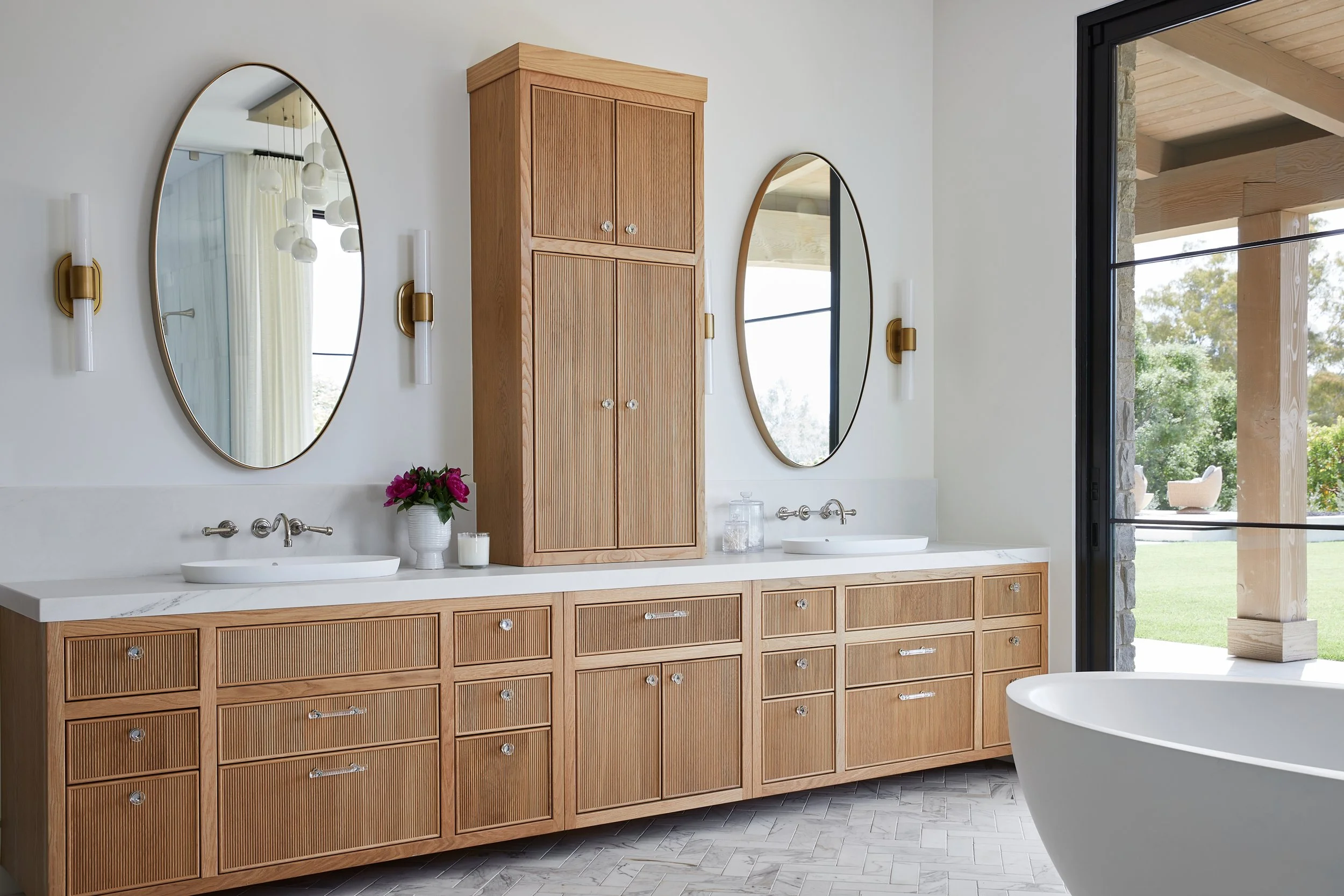 015_master_vanity2_338 1.jpg