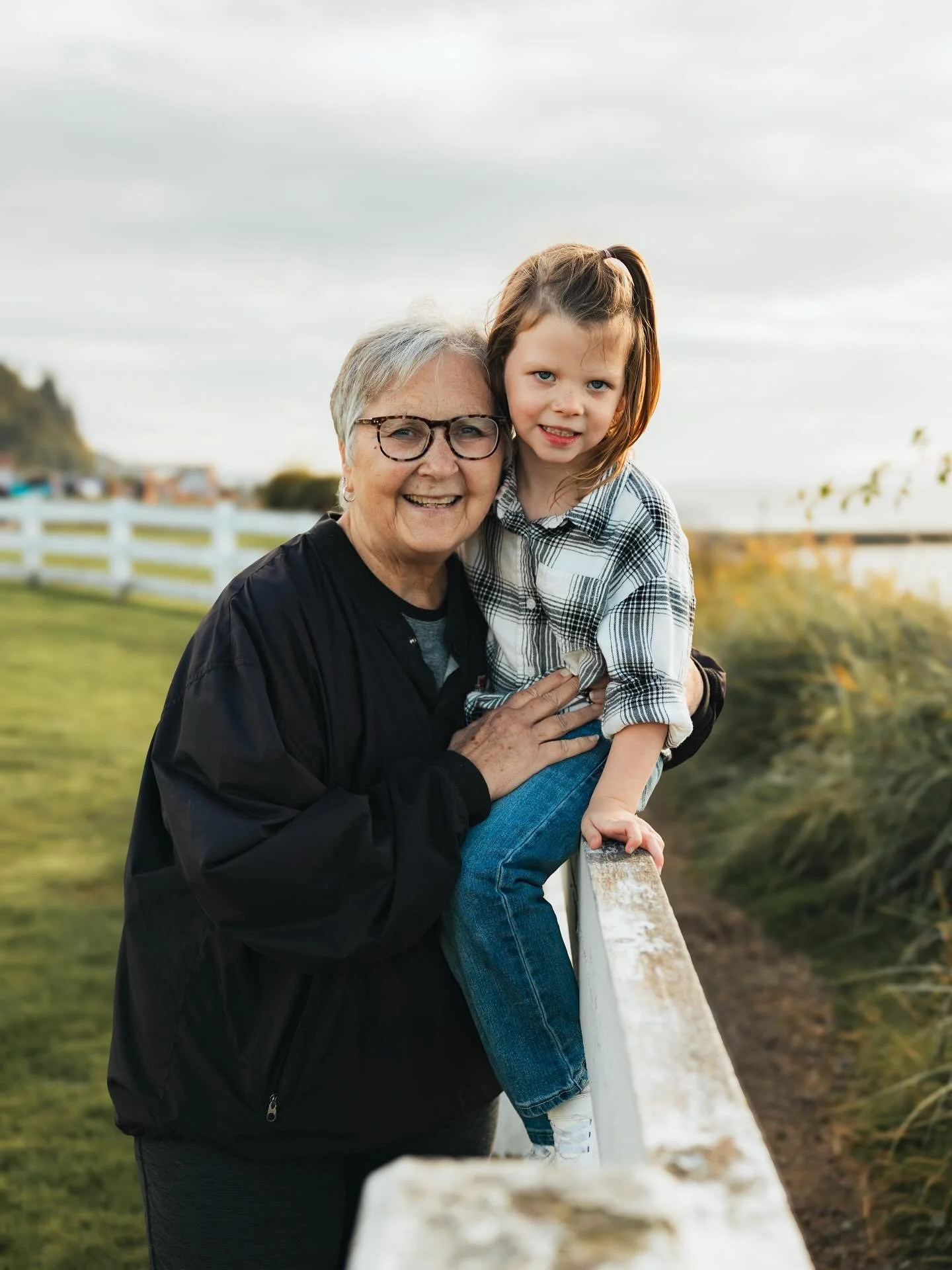 My sweet girl with her great-grandmother. So thankful for these precious memories of them together. 💕 
#mukilteophotographer #edmondsphotographer