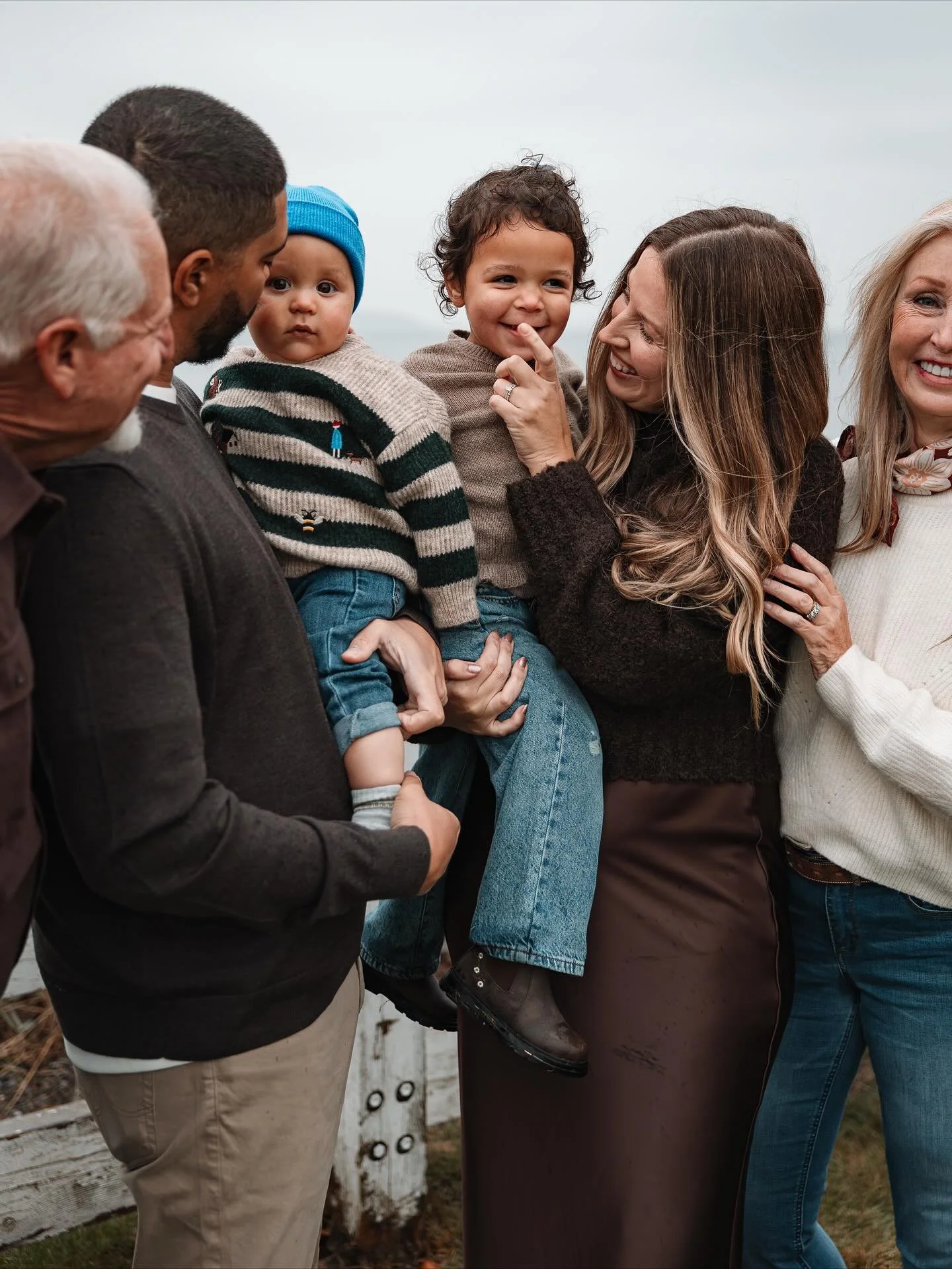 When it&rsquo;s the Pacific Northwest, drizzle is just part of the aesthetic 😉
#mukilteophotographer #pnwphotographer