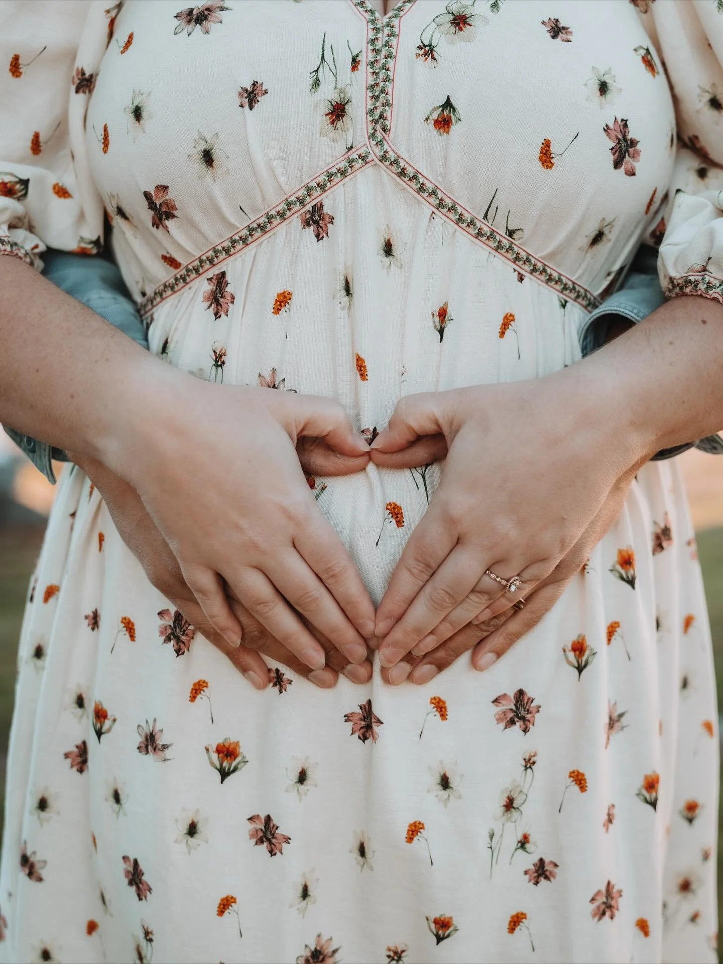 Such a joy to photograph these two soon-to-be parents. Special moments like these are truly an honor ❤️ 
#pnwphotographer
