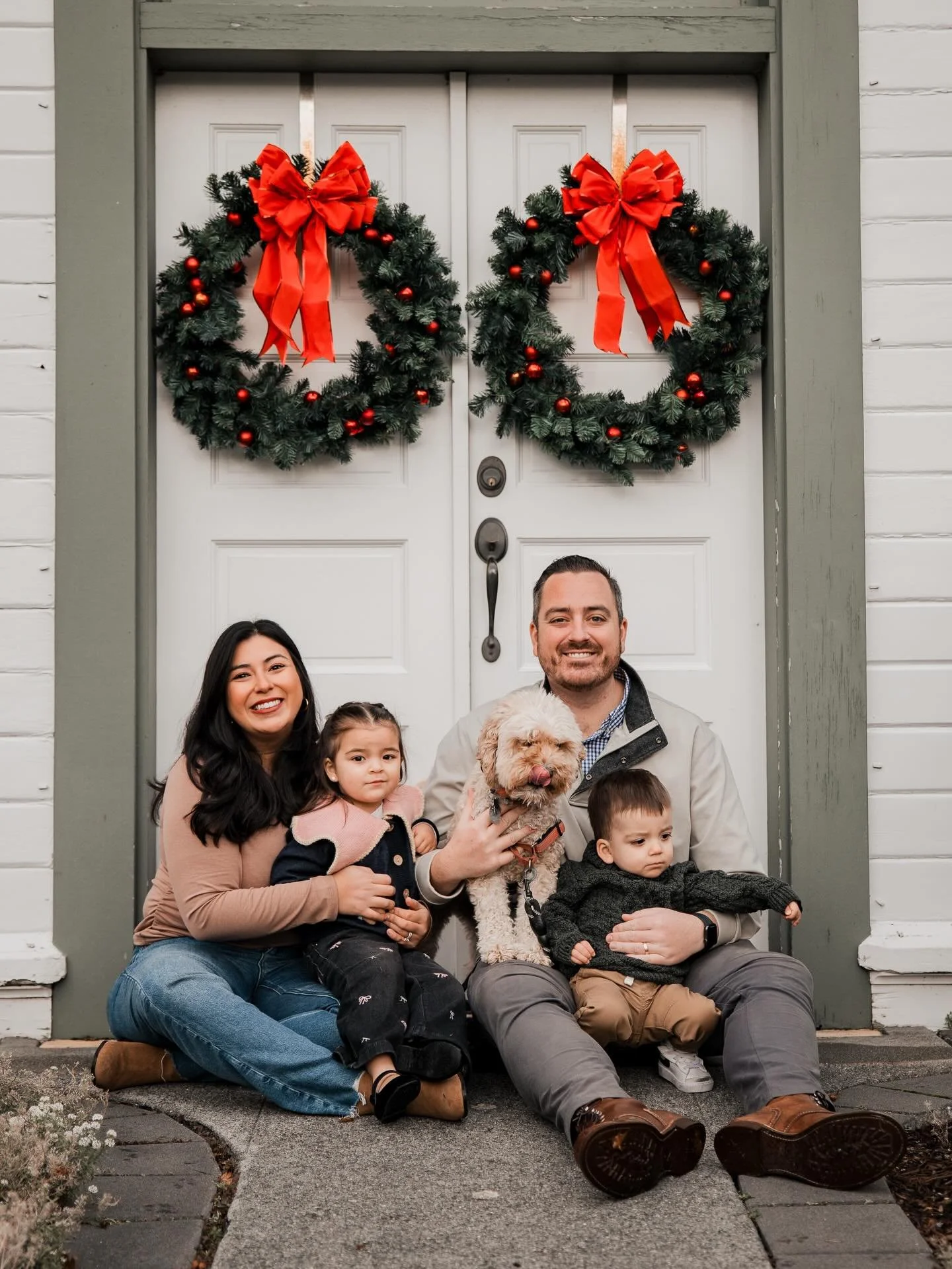 Perfectly gloomy and merry &amp; bright in the best winter way. ❄️🥰
#pnwphotographer #mukilteophotographer