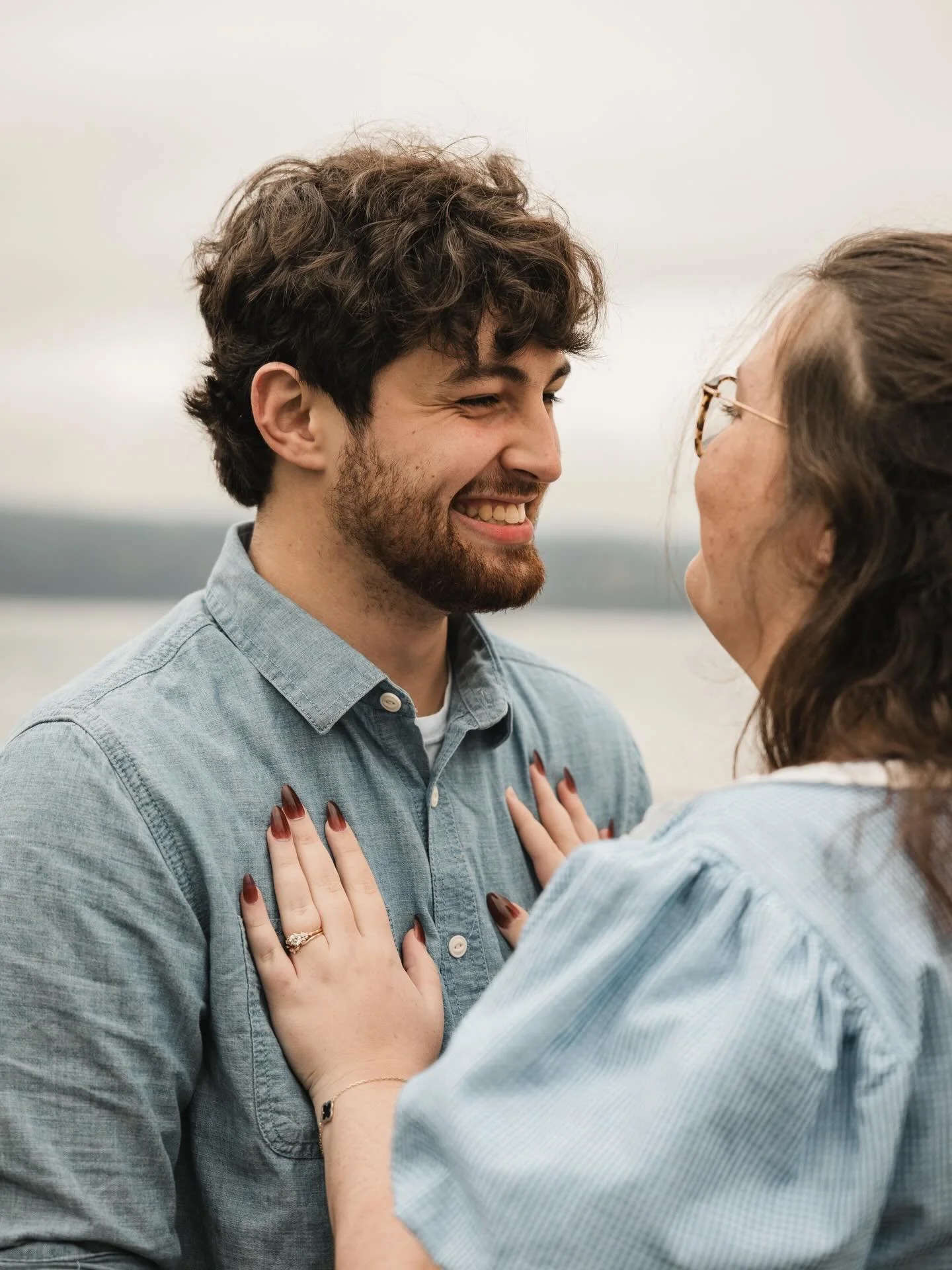 The weather gave us a mood, but they gave us the warmth! These kinds of days photograph so beautifully.
#mukilteophotographer 🌞