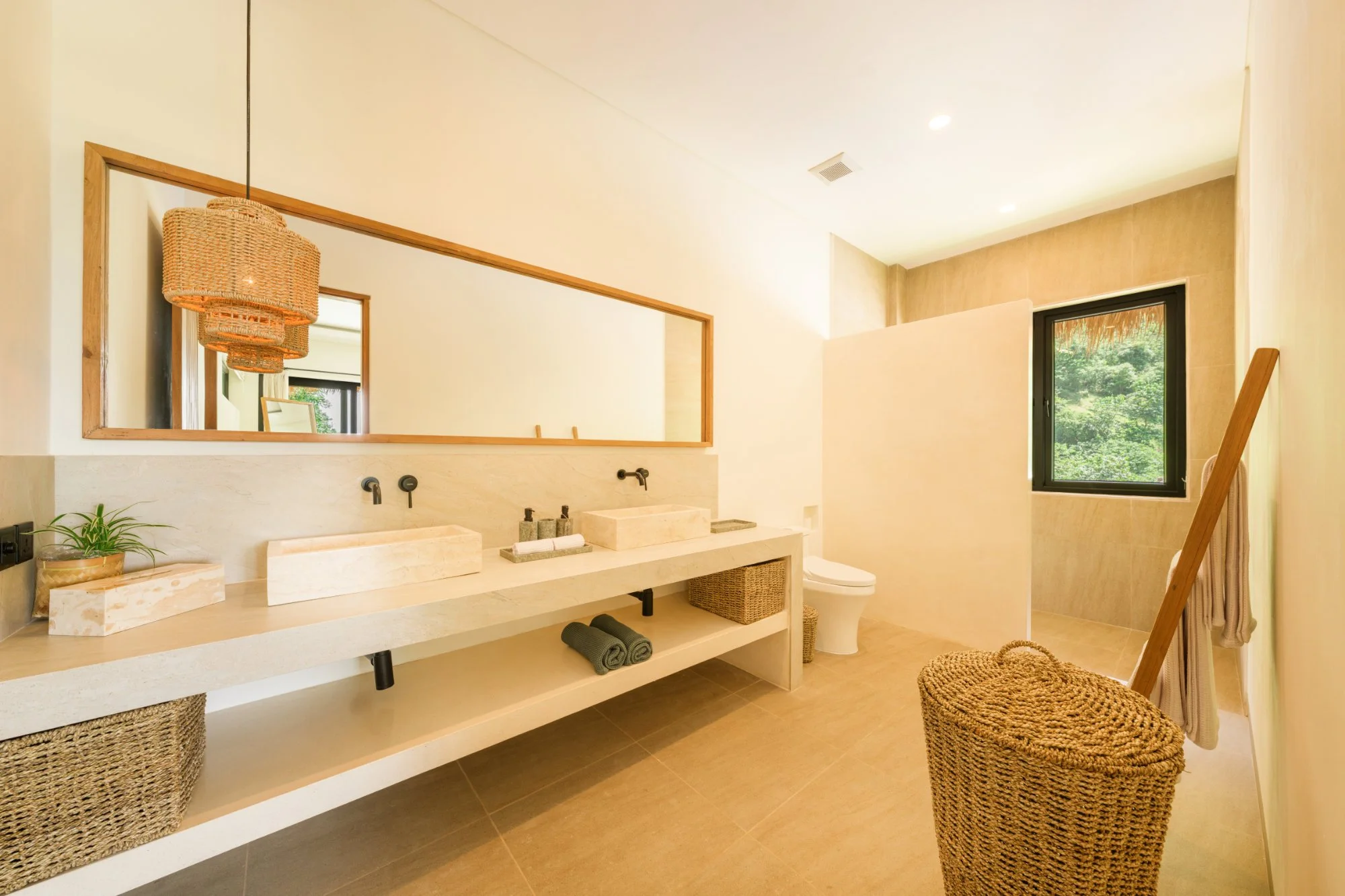 Umah Sukah - Master Bathroom - Ensuite - Upper Floor-001.jpg