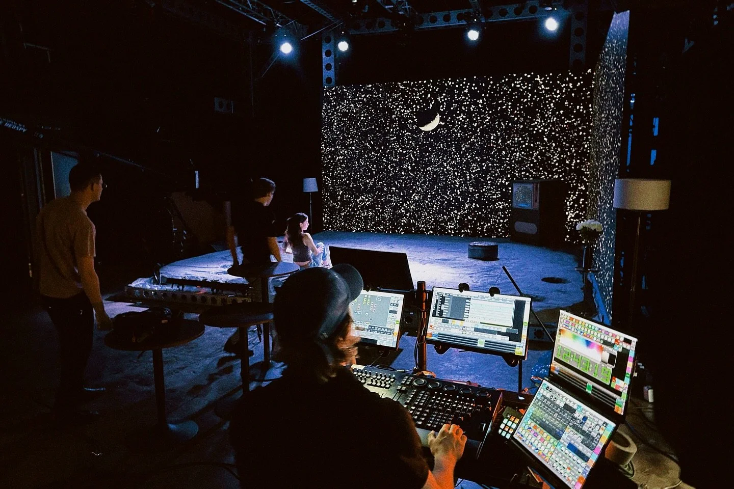 We are super excited to announce our first virtual production! 🚀

Selluloid Pictures now offers end to end virtual production services including interactive virtual environments and live camera motion tracking.

We&rsquo;re thrilled to kick things o