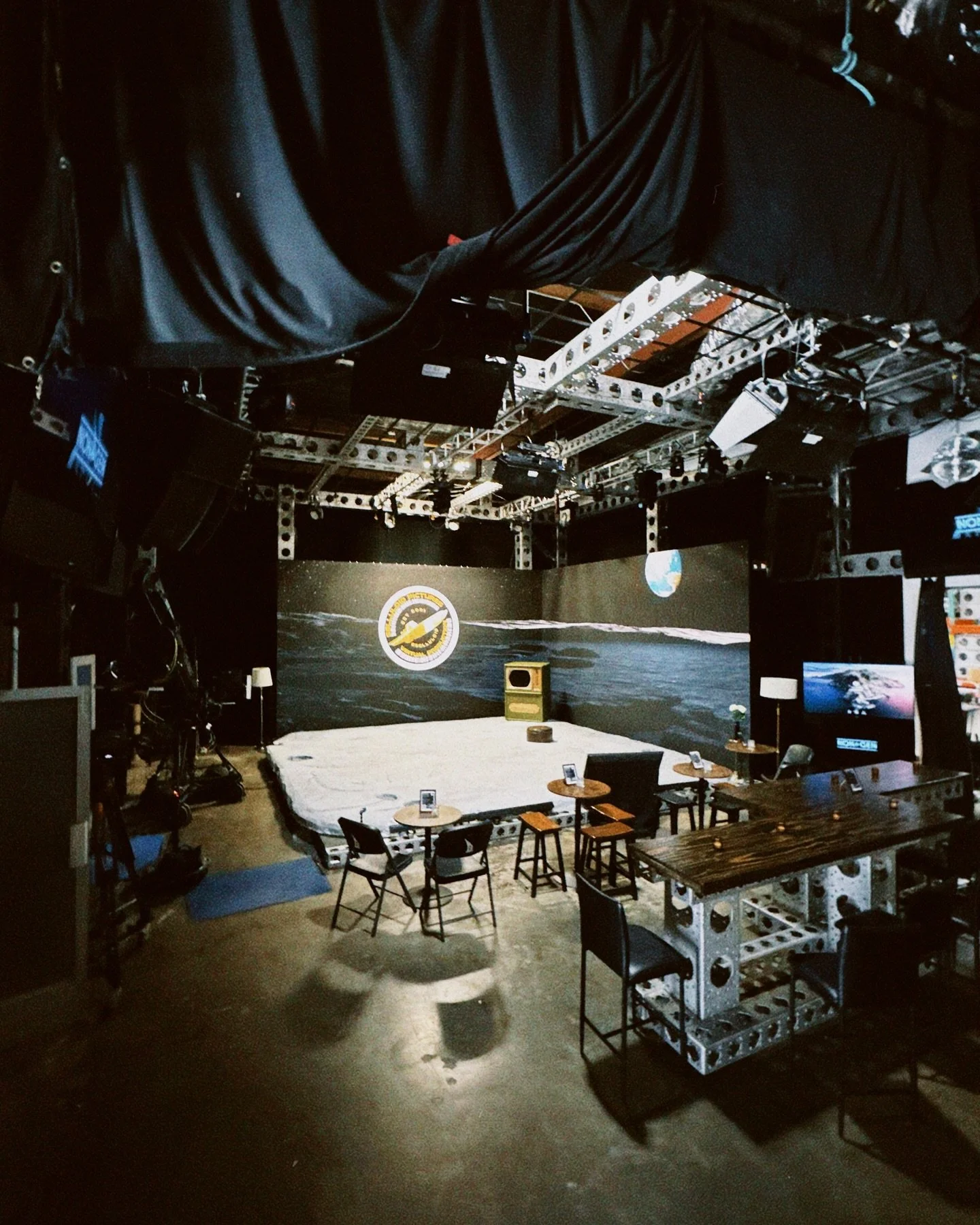 We are super excited to announce our first virtual production! 🚀

Selluloid Pictures now offers end to end virtual production services including interactive virtual environments and live camera motion tracking.

We&rsquo;re thrilled to kick things o