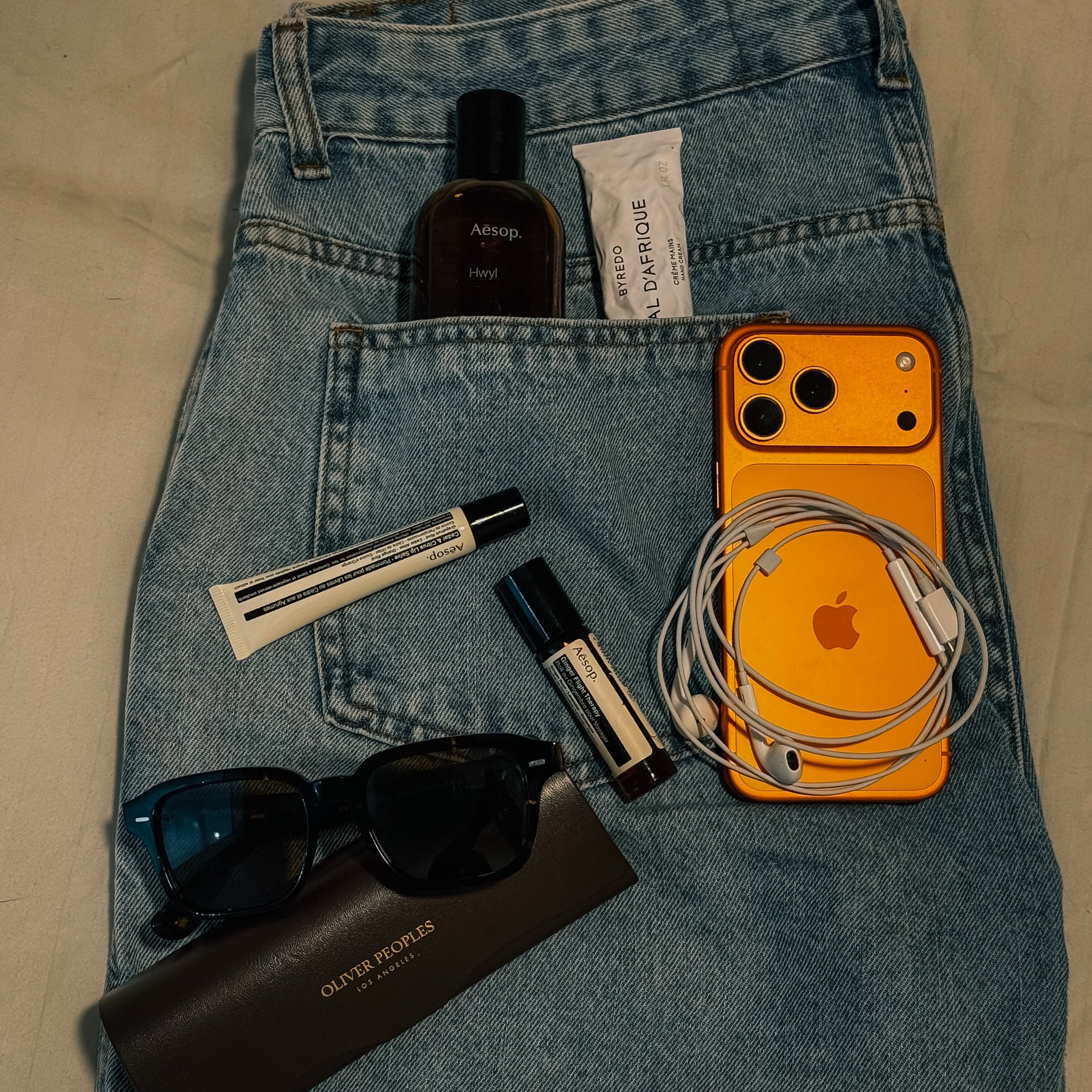 Daily essentials.
.

.

.

.

.
#aesthetics #fyp #ａｅｓｔｈｅｔｉｃ #parfume