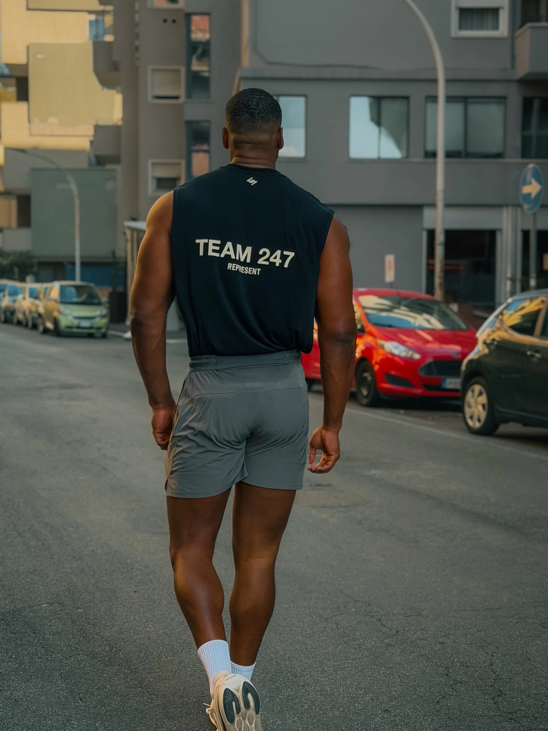 Treinar em Roma tem um sabor especial.

.

.

.

#menswear #workout #wellness #roma