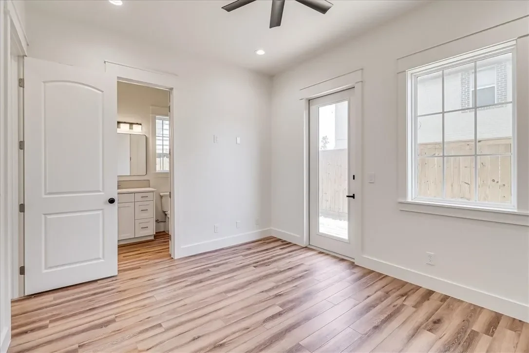 236N Interior 8.webp