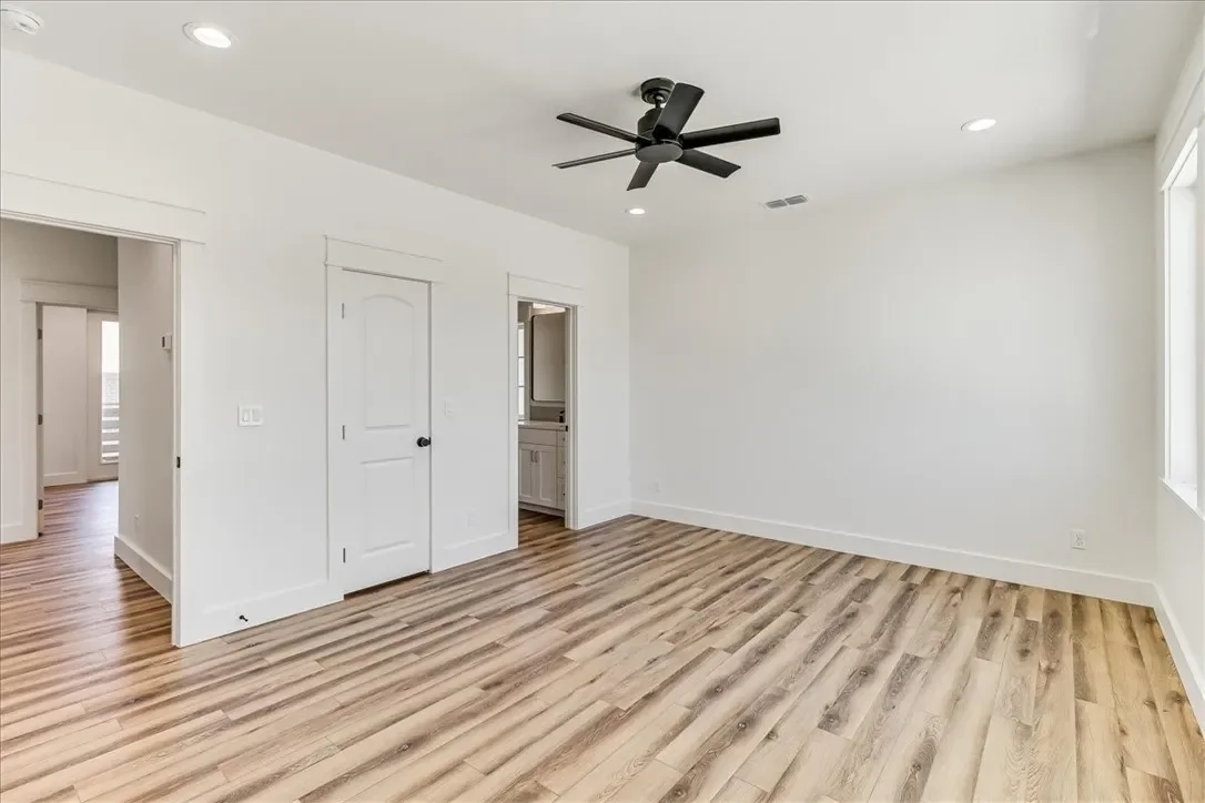 236N Interior 10.webp