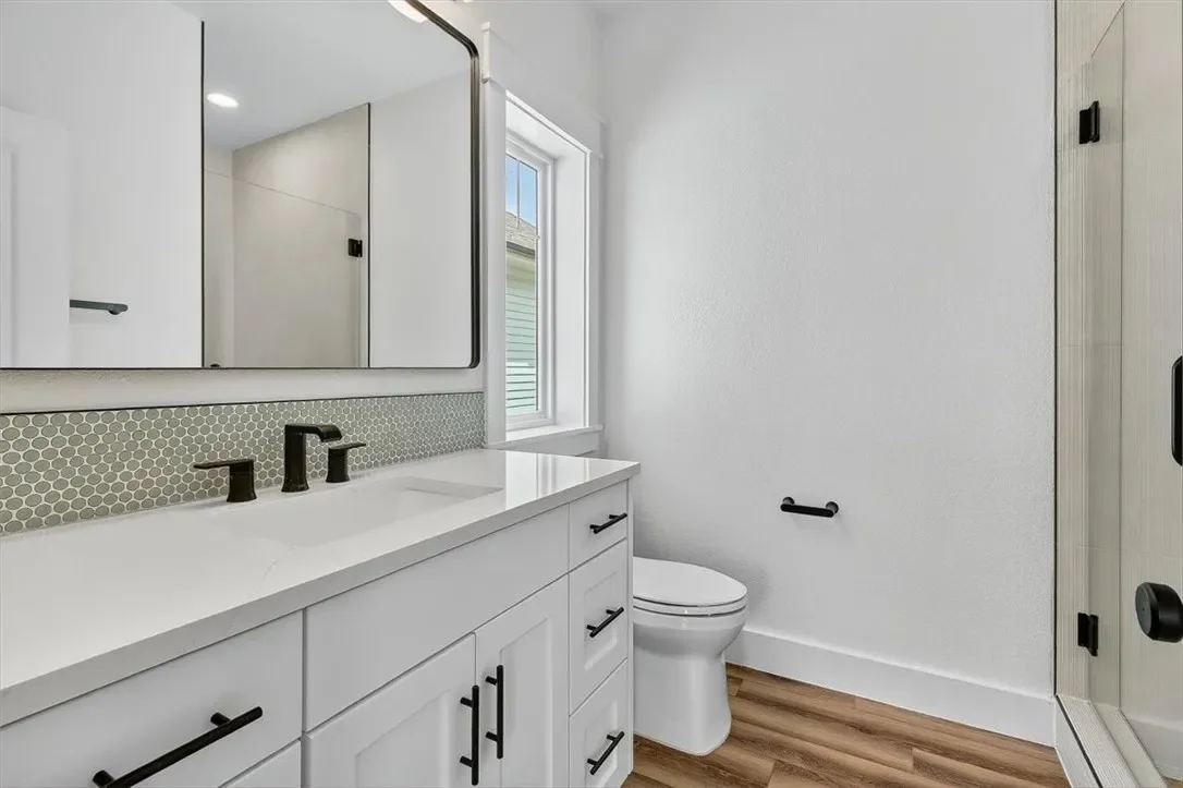 232N Interior10.webp