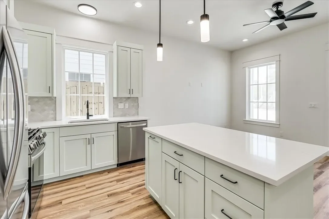 236N Interior 6.webp