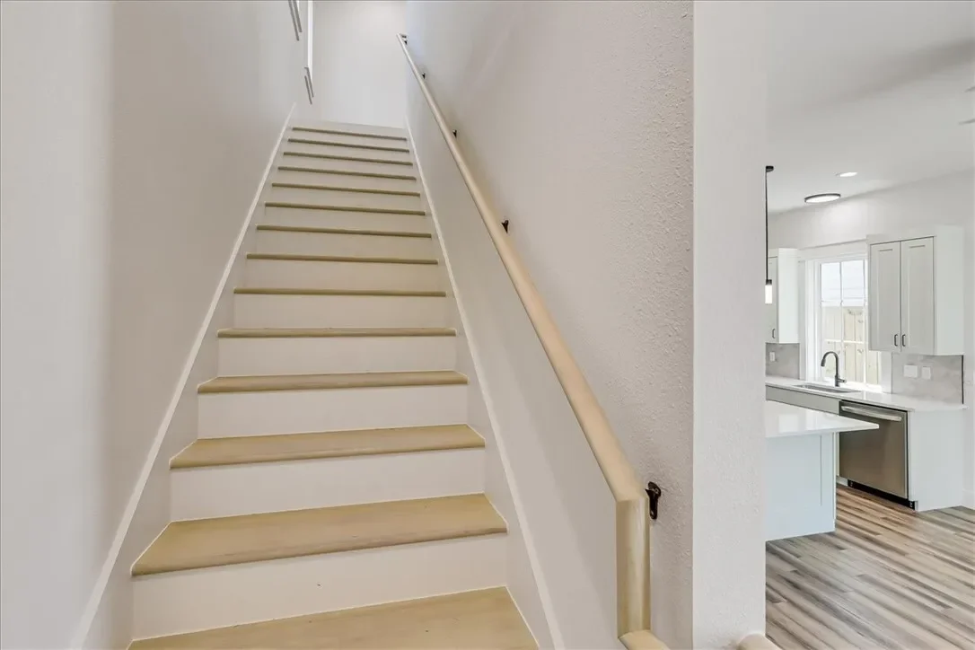 236N Interior 11.webp