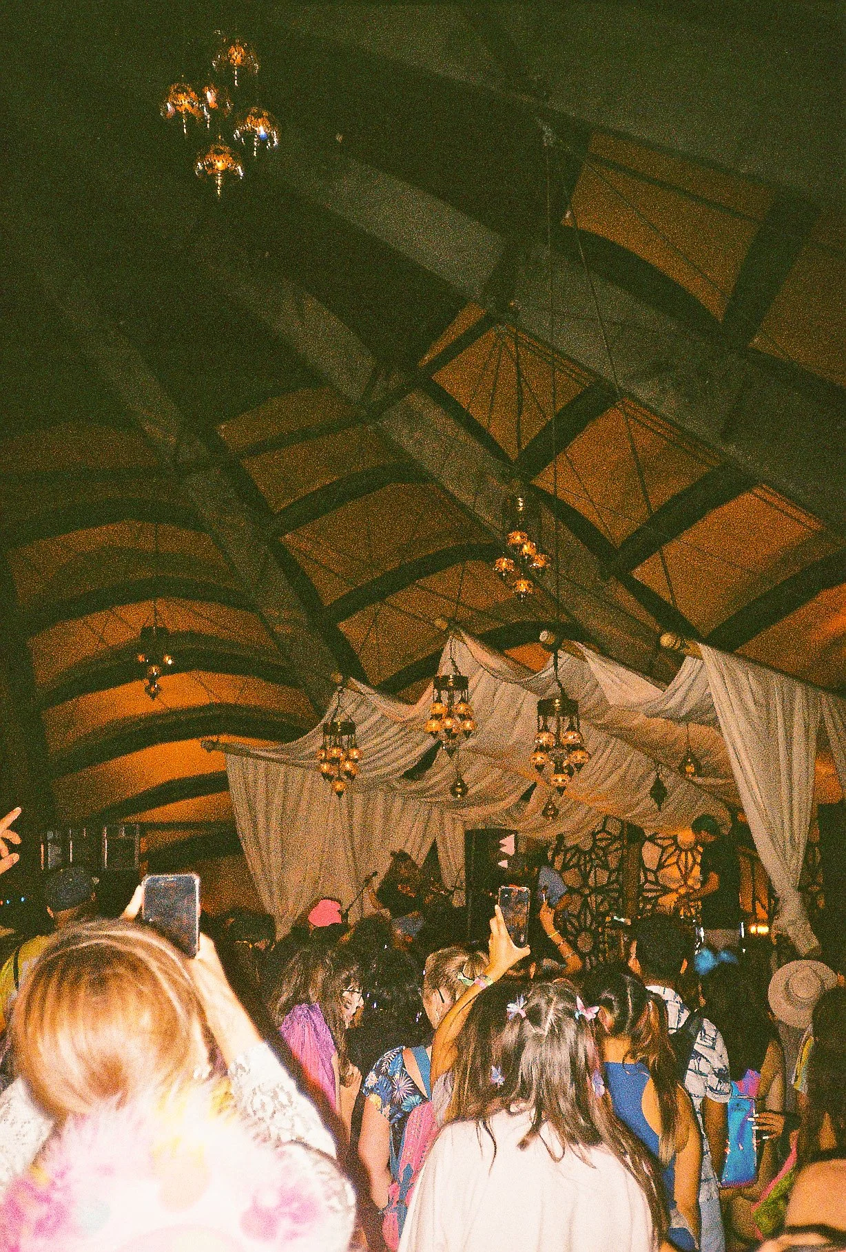 R1-08502-0010.jpg