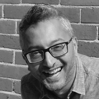 Caj Sohal, Founder of Tenmonkeys, calls Dave Farrar a first class communicator and excellent commentator in his rave review.