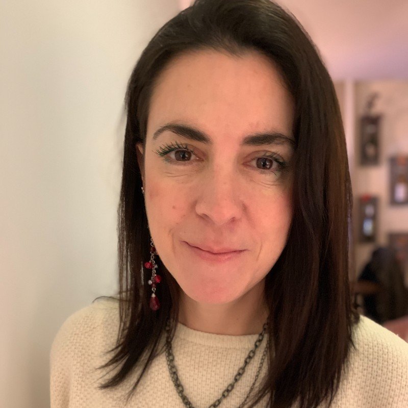 Jaimee Kosanke, Executive producer, showrunner, and writer, describes Dave Farrar as a true team player in a positive review.