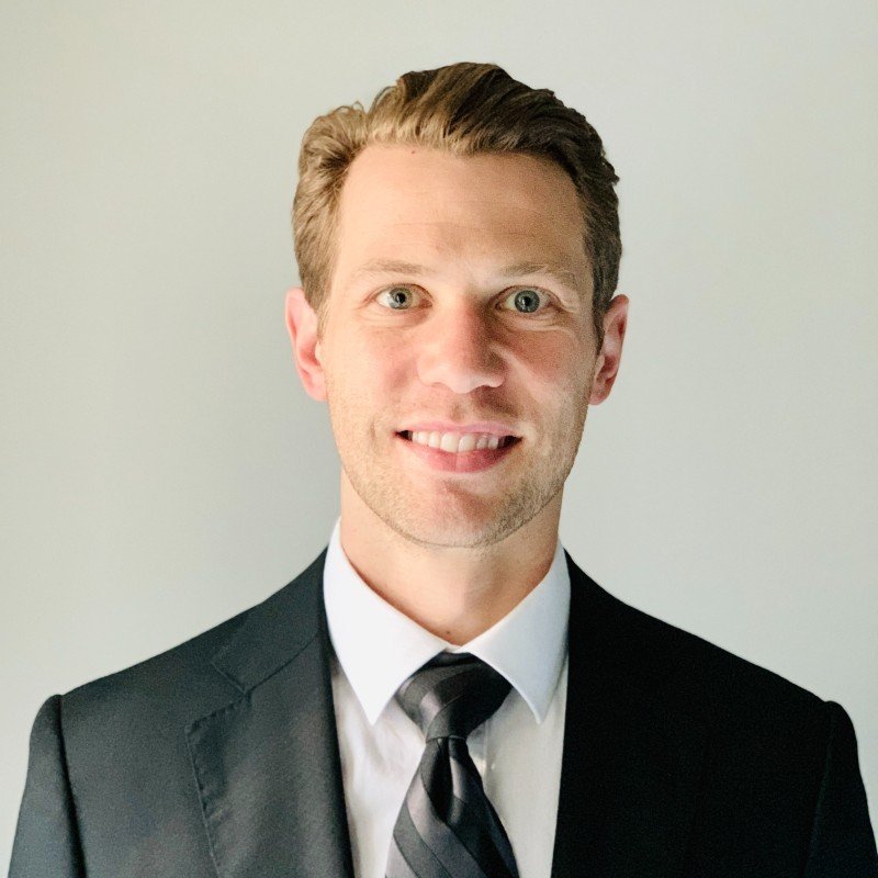 Jonathan Spector, ex USA Soccer Interntational pro, leaving a glowing positive testimonial for Dave Farrar, citing his exceptional football knowledge, insight, and expertise.