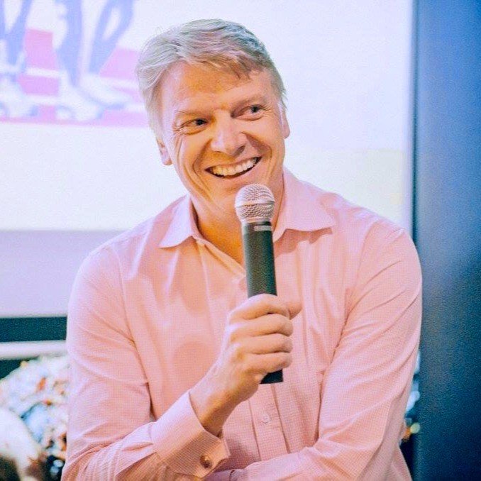 Sam Leadsom, CEO and Sports Media Consultant, reviews Dave Farrar as an invaluable and versatile commentator with a terrific voice and wide ranging knowledge across a multitude of sports.