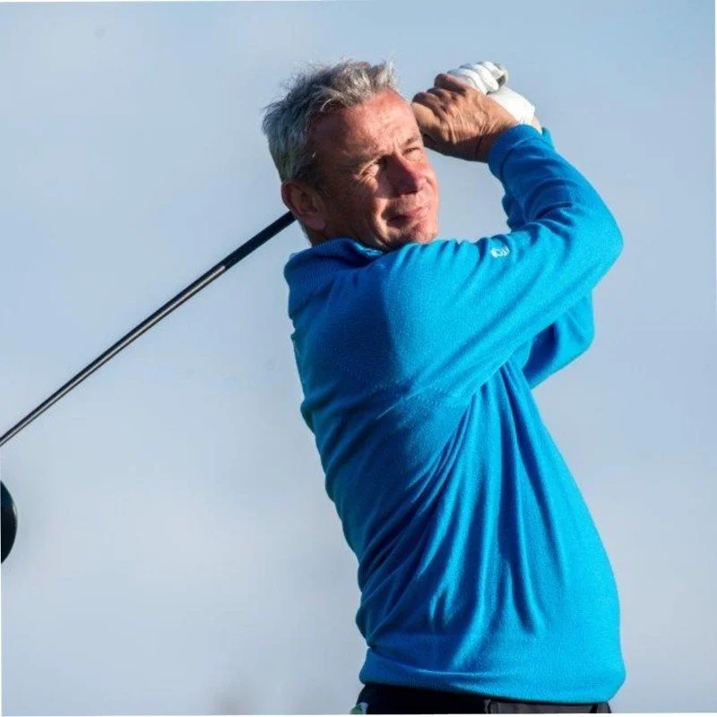 Paul Eales, European Tour golfer, reviews Dave Farrar as someone who raises standards of quality of any broadcast and an absolute joy to work with.