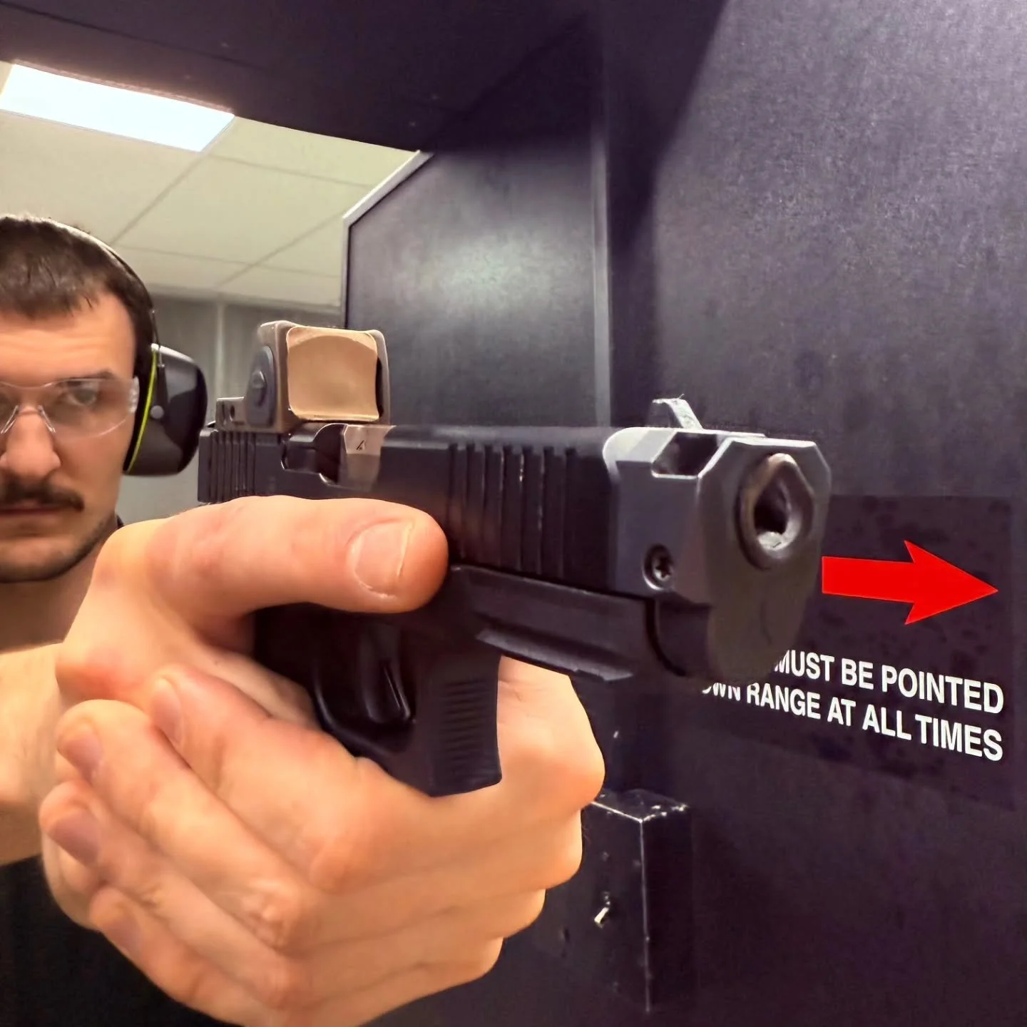 A really effective way to train with red dots is covering up the front of the glass with tape or a sticker, and it really helps you get target focused and not so focused on the dot. #tipoftheday #gunsdaily #bellevueindoorrange #pnw #glock #trijiconrm