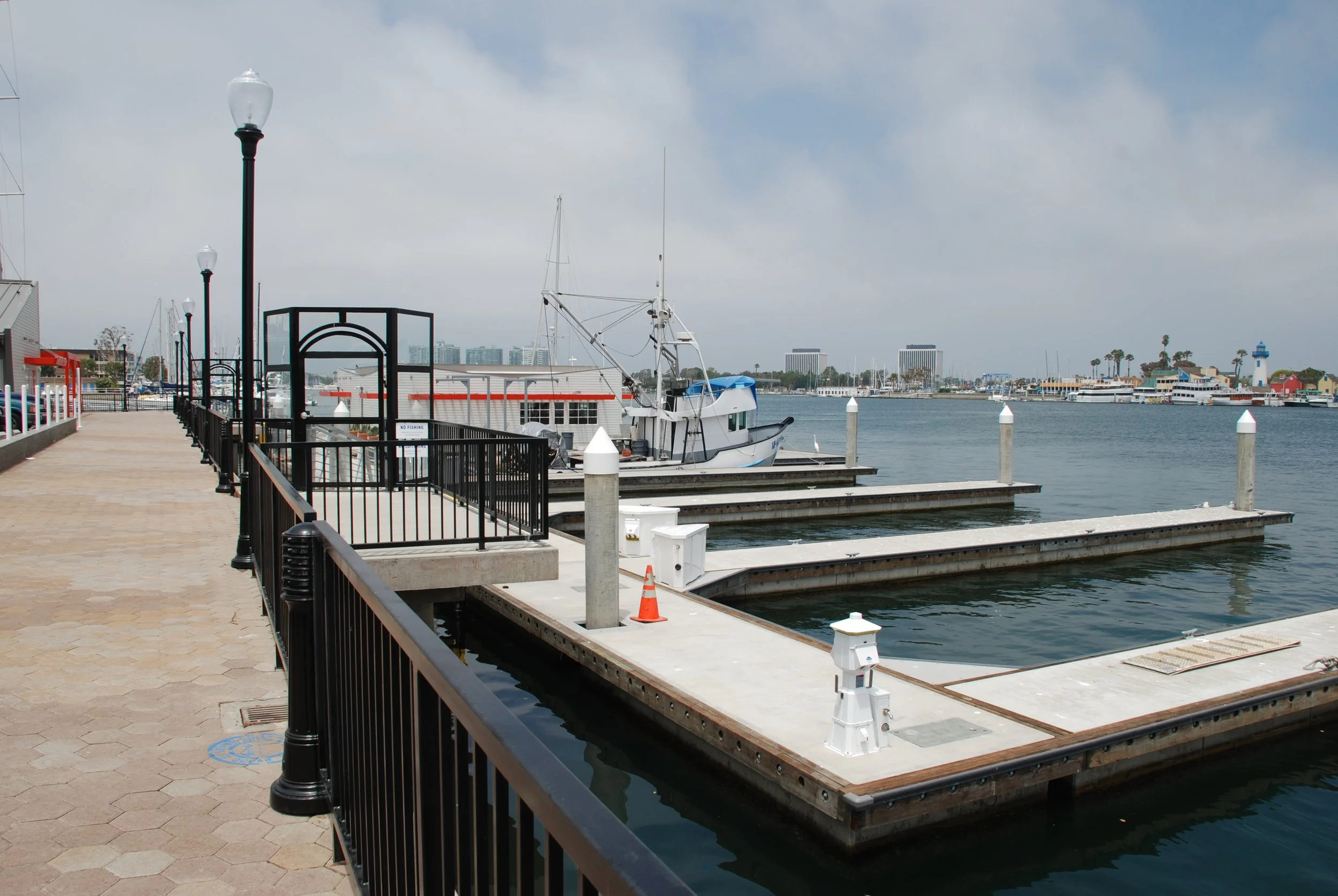 Del Rey Landing - Fuel Dock